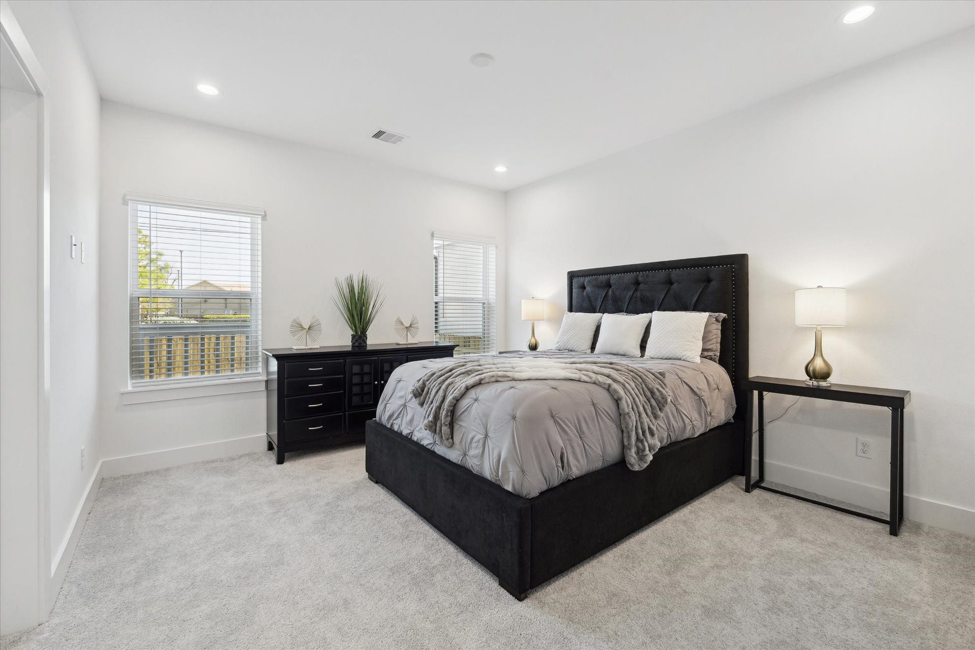 5625 Camino Encantado Drive, Houston, TX 77091 5625 Camino Encantado Drive, Houston, TX 77091