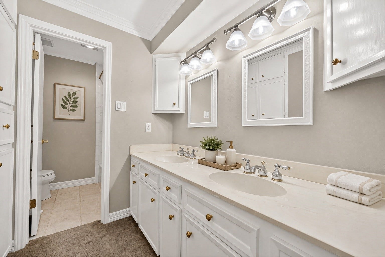 2nd floor bathroom