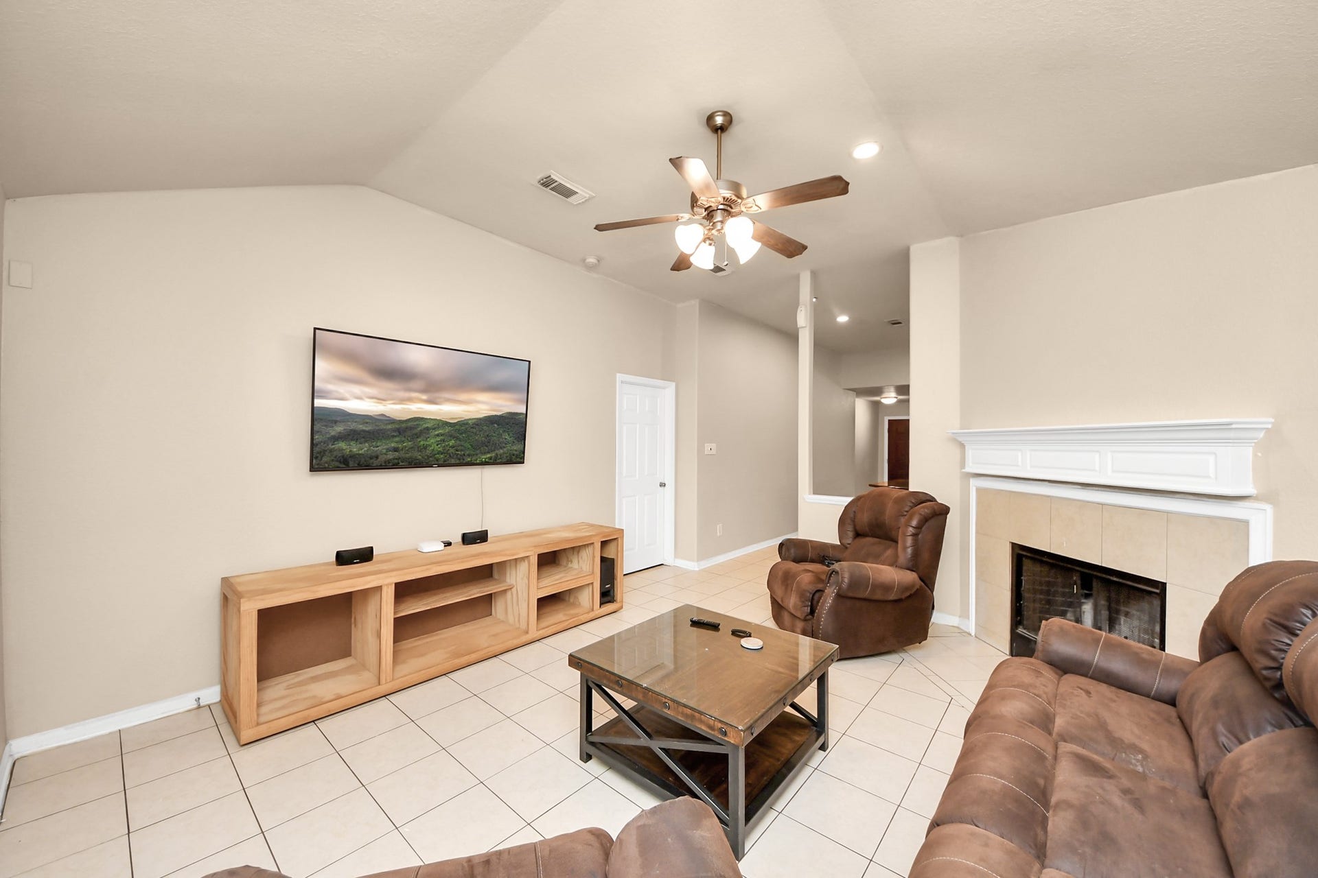 17918 Carroll Place Lane, Richmond, TX 77407 Living room