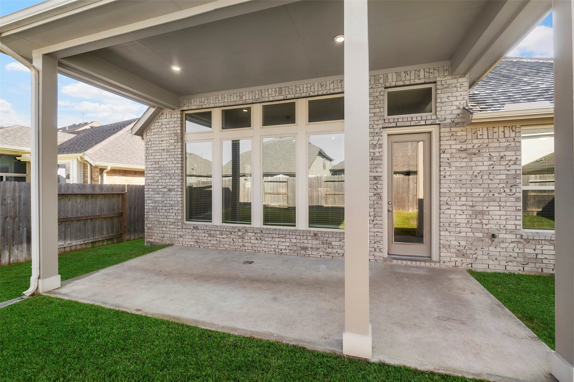 15722 Rosemary Hill Lane, Conroe, TX 77302 15722 Rosemary Hill Lane, Conroe, TX 77302