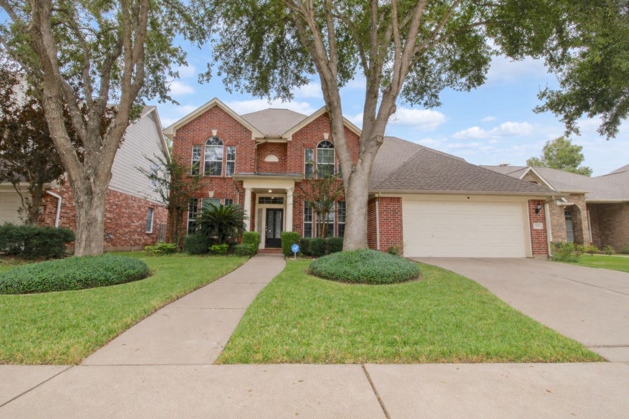 Property photo for 907 Spring Mist Court, Sugar Land, TX