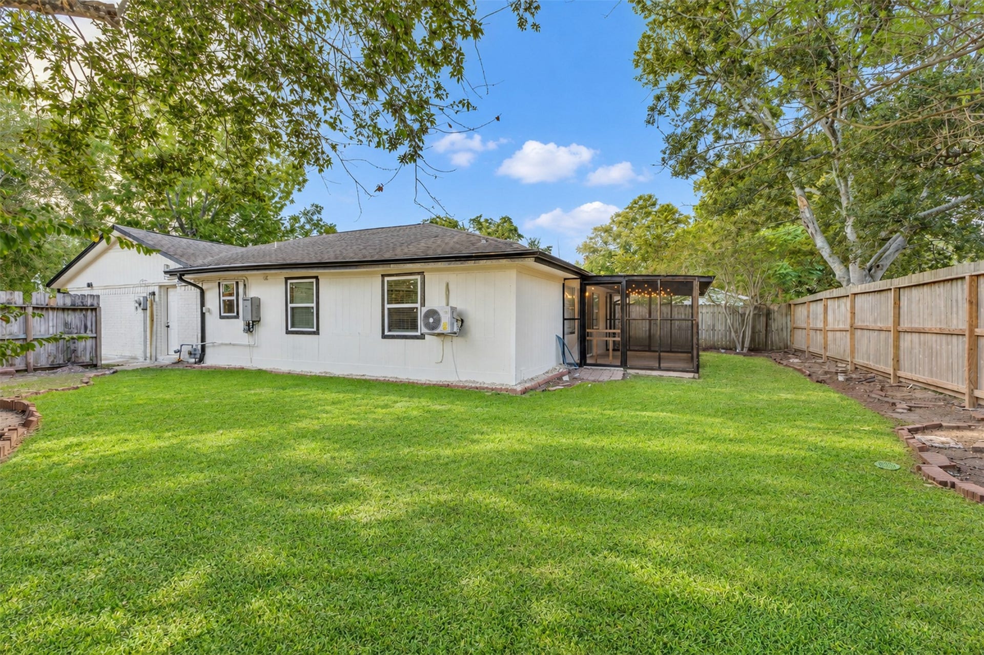 4926 Dollar Reef Drive, Bacliff, TX 77518 4926 Dollar Reef Drive, Bacliff, TX 77518