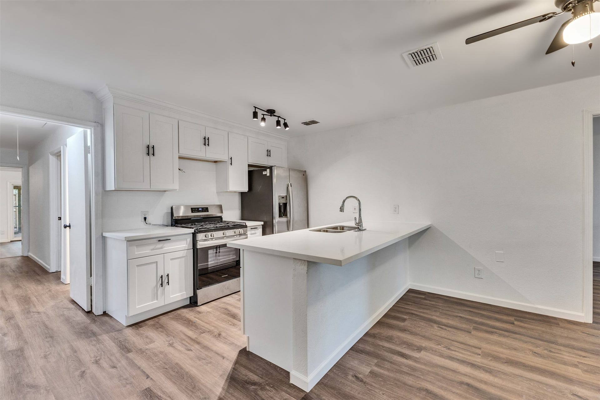 4926 Dollar Reef Drive, Bacliff, TX 77518 4926 Dollar Reef Drive, Bacliff, TX 77518