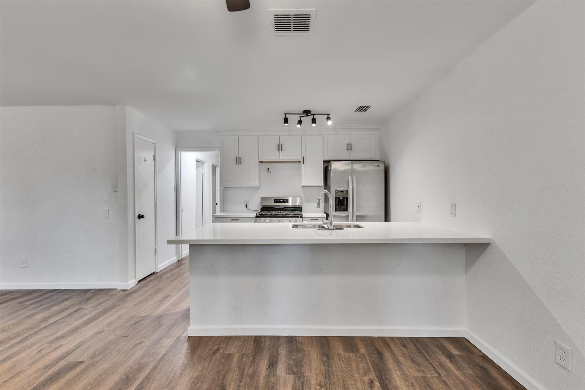 4926 Dollar Reef Drive, Bacliff, TX 77518 4926 Dollar Reef Drive, Bacliff, TX 77518