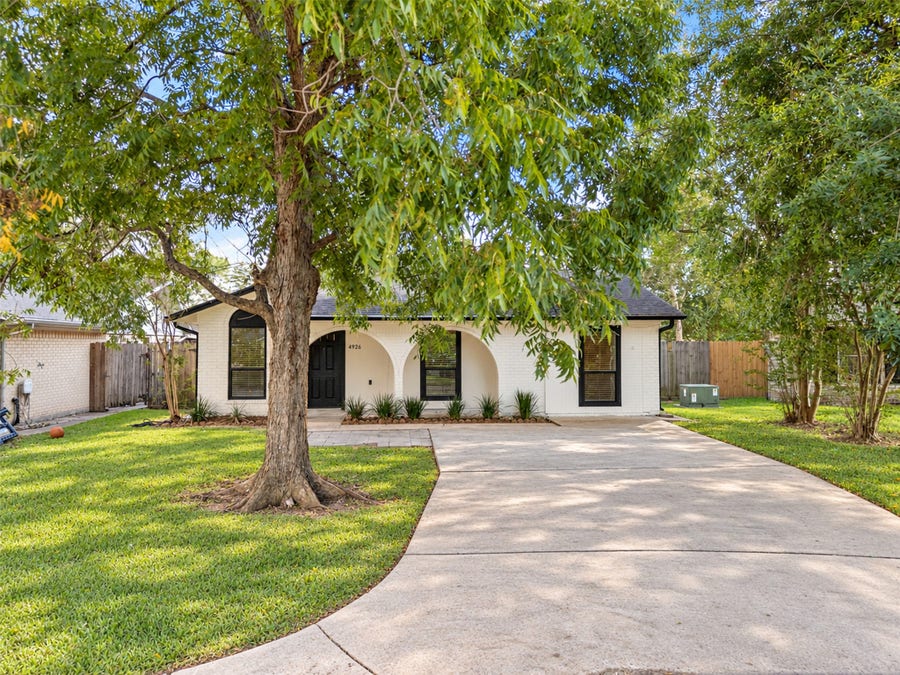 Property photo for 4926 Dollar Reef Drive, Bacliff, TX