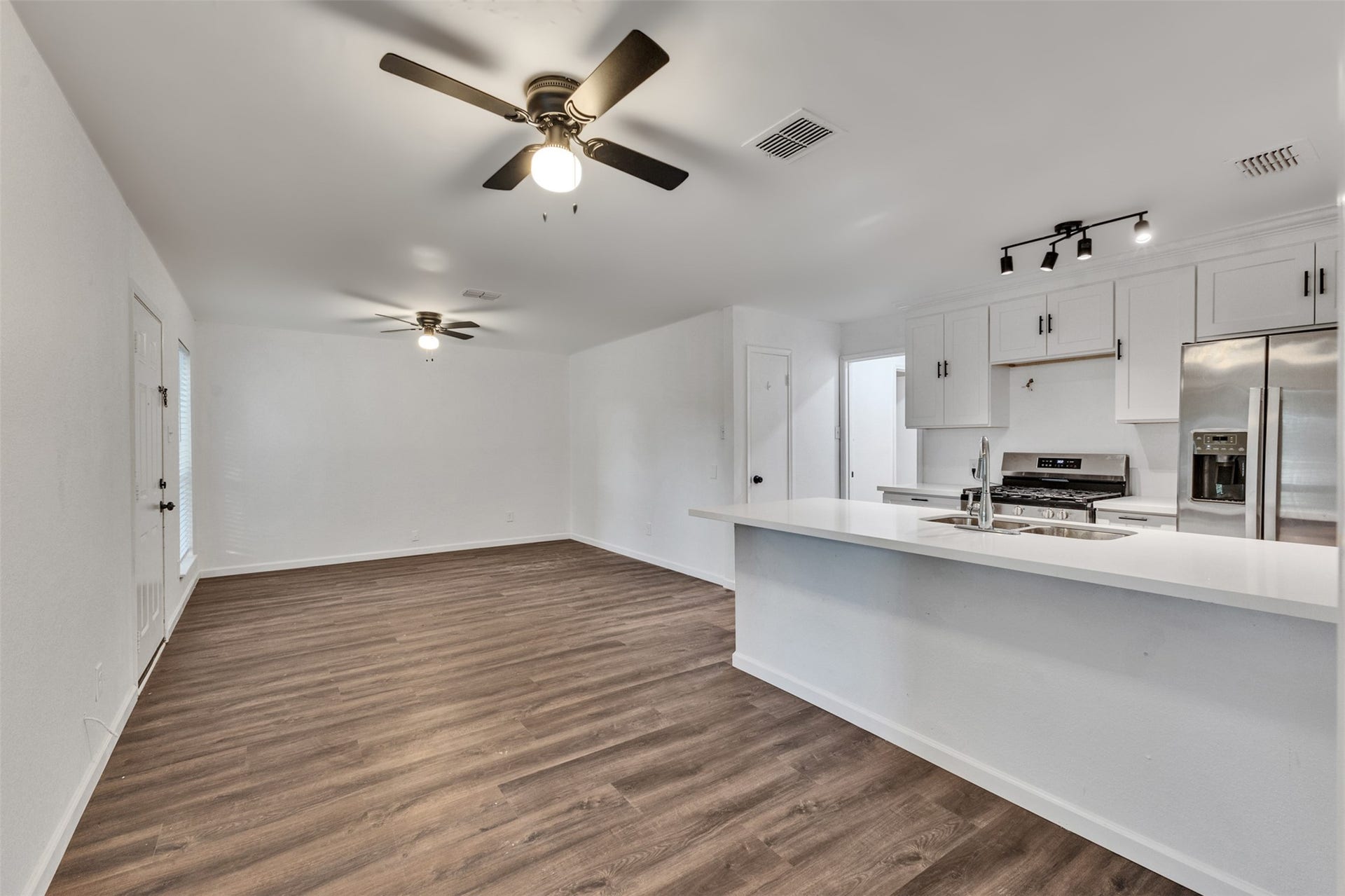 4926 Dollar Reef Drive, Bacliff, TX 77518 4926 Dollar Reef Drive, Bacliff, TX 77518