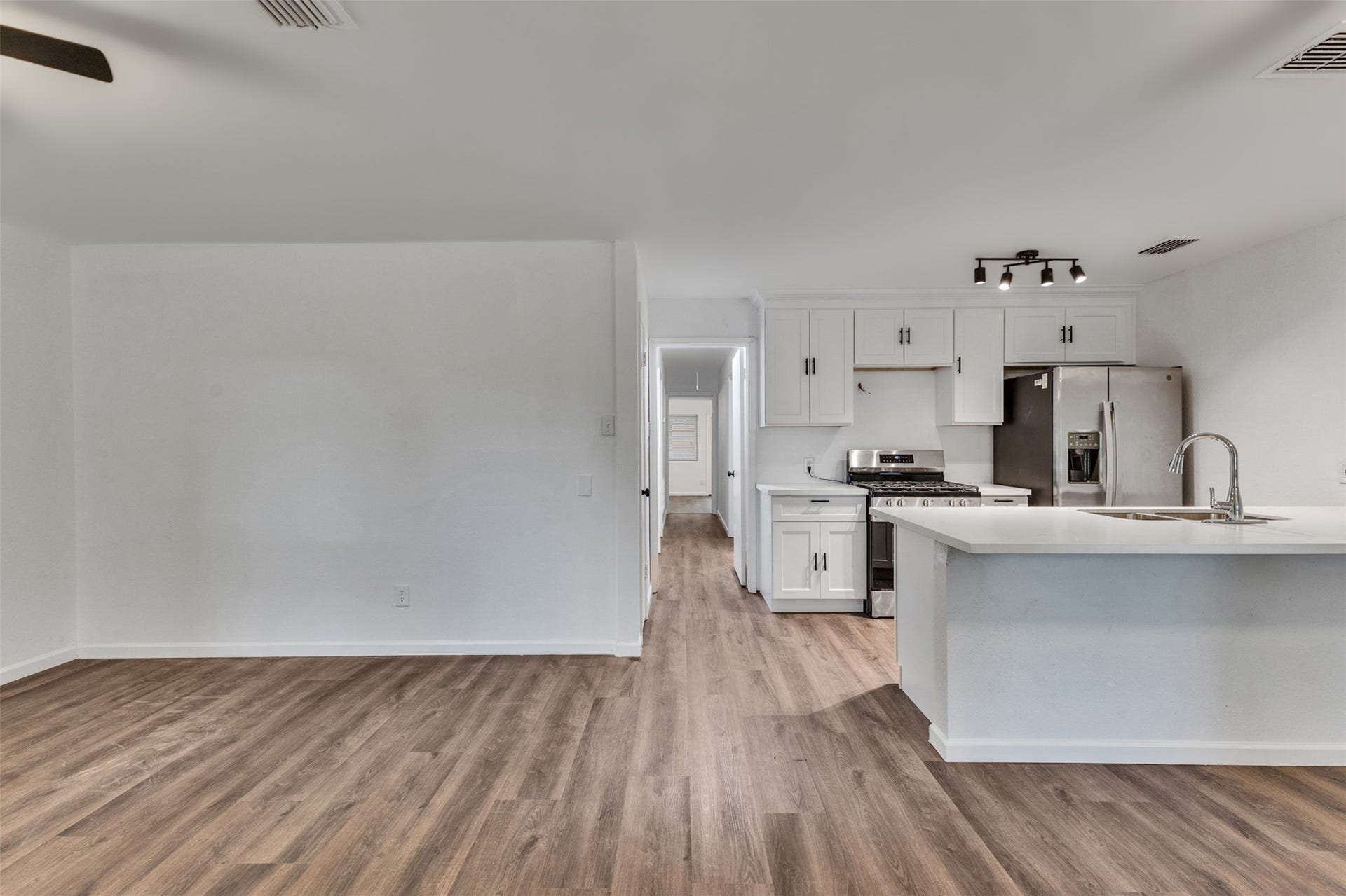 4926 Dollar Reef Drive, Bacliff, TX 77518 4926 Dollar Reef Drive, Bacliff, TX 77518