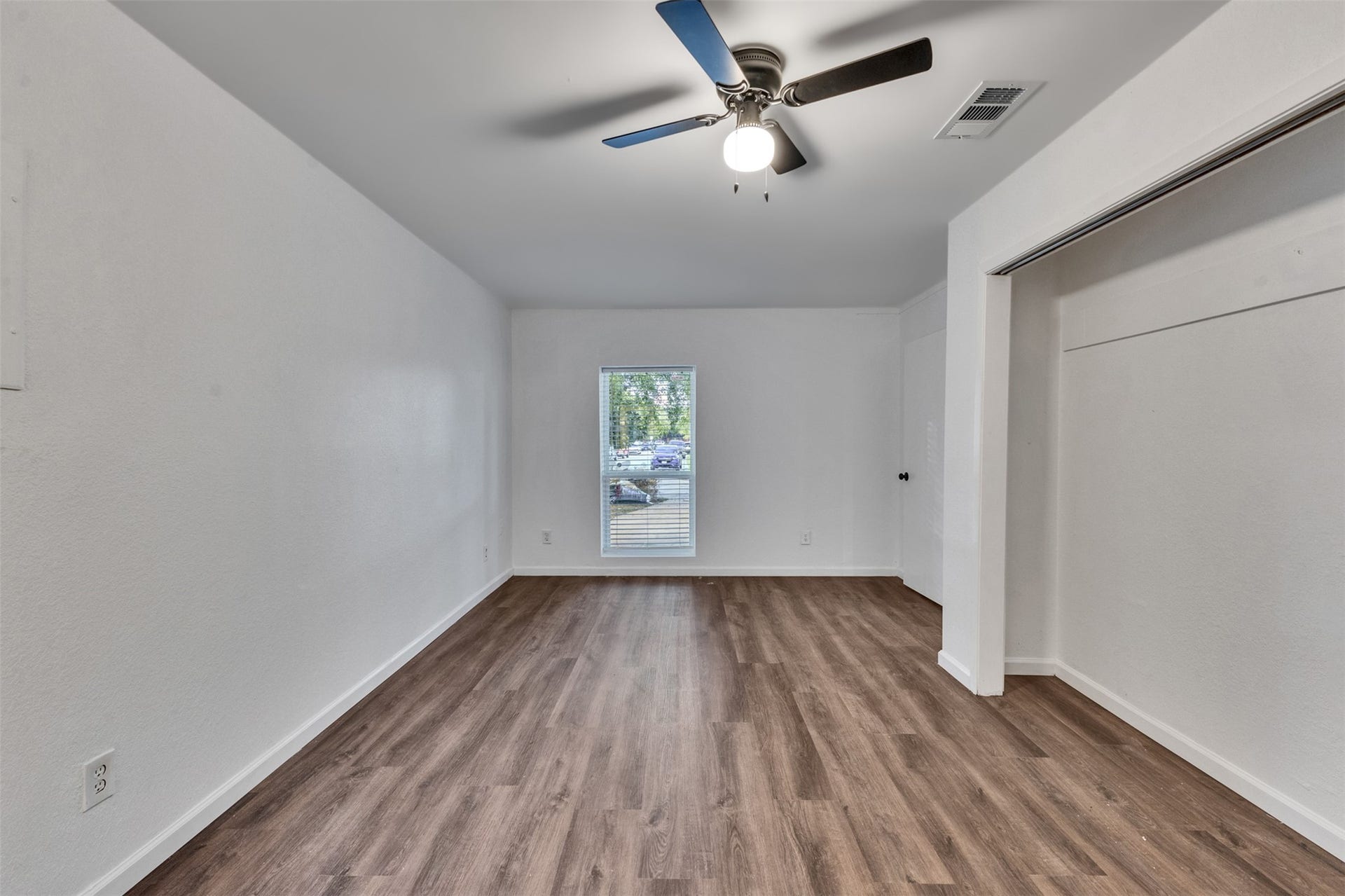 4926 Dollar Reef Drive, Bacliff, TX 77518 4926 Dollar Reef Drive, Bacliff, TX 77518