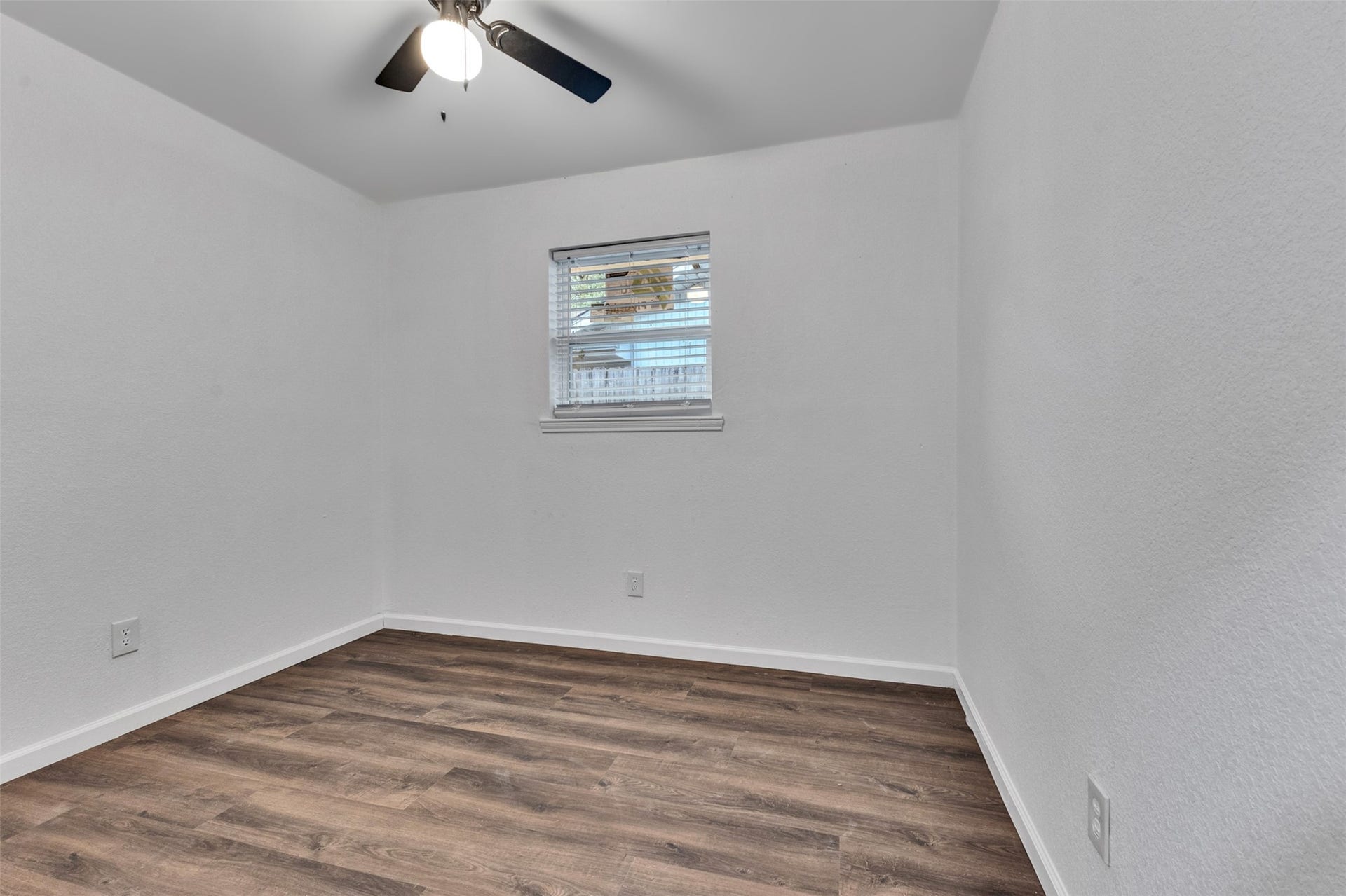 4926 Dollar Reef Drive, Bacliff, TX 77518 4926 Dollar Reef Drive, Bacliff, TX 77518