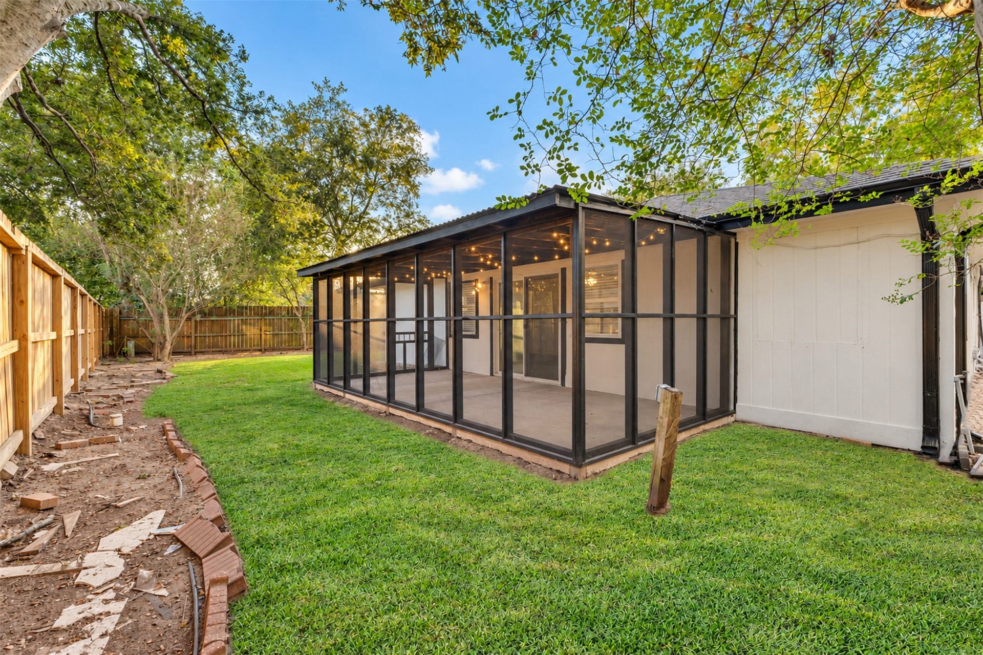 4926 Dollar Reef Drive, Bacliff, TX 77518 4926 Dollar Reef Drive, Bacliff, TX 77518