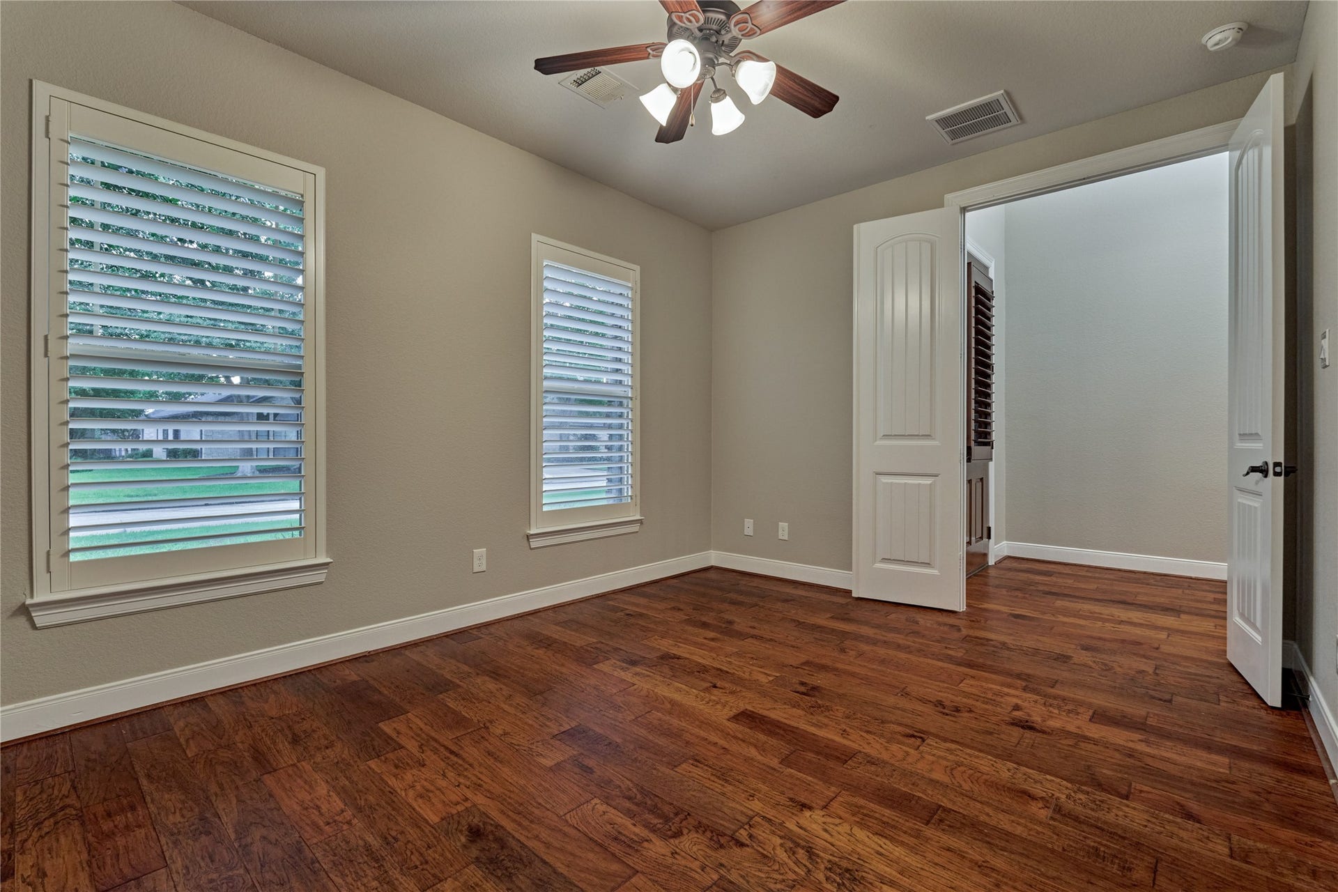650 Edgewood Drive, Montgomery, TX 77356