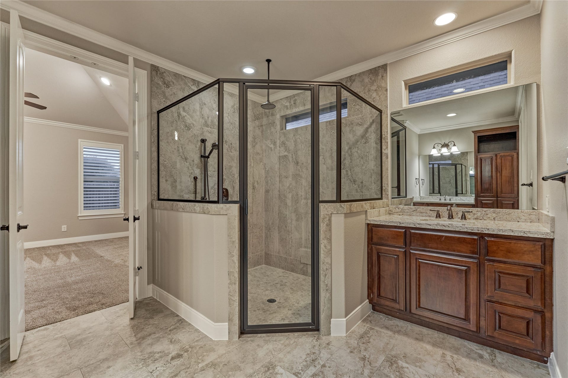 650 Edgewood Drive, Montgomery, TX 77356