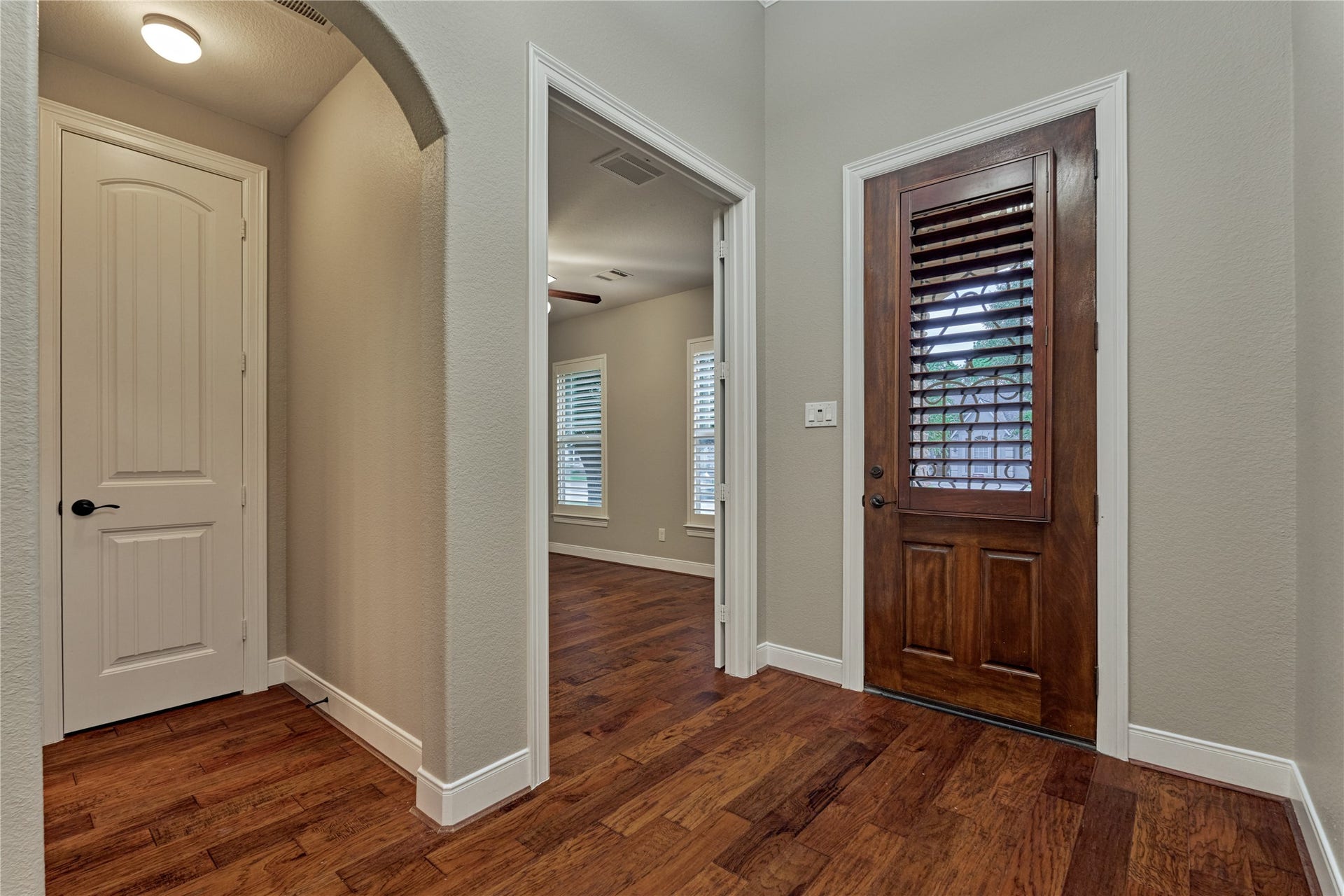 650 Edgewood Drive, Montgomery, TX 77356