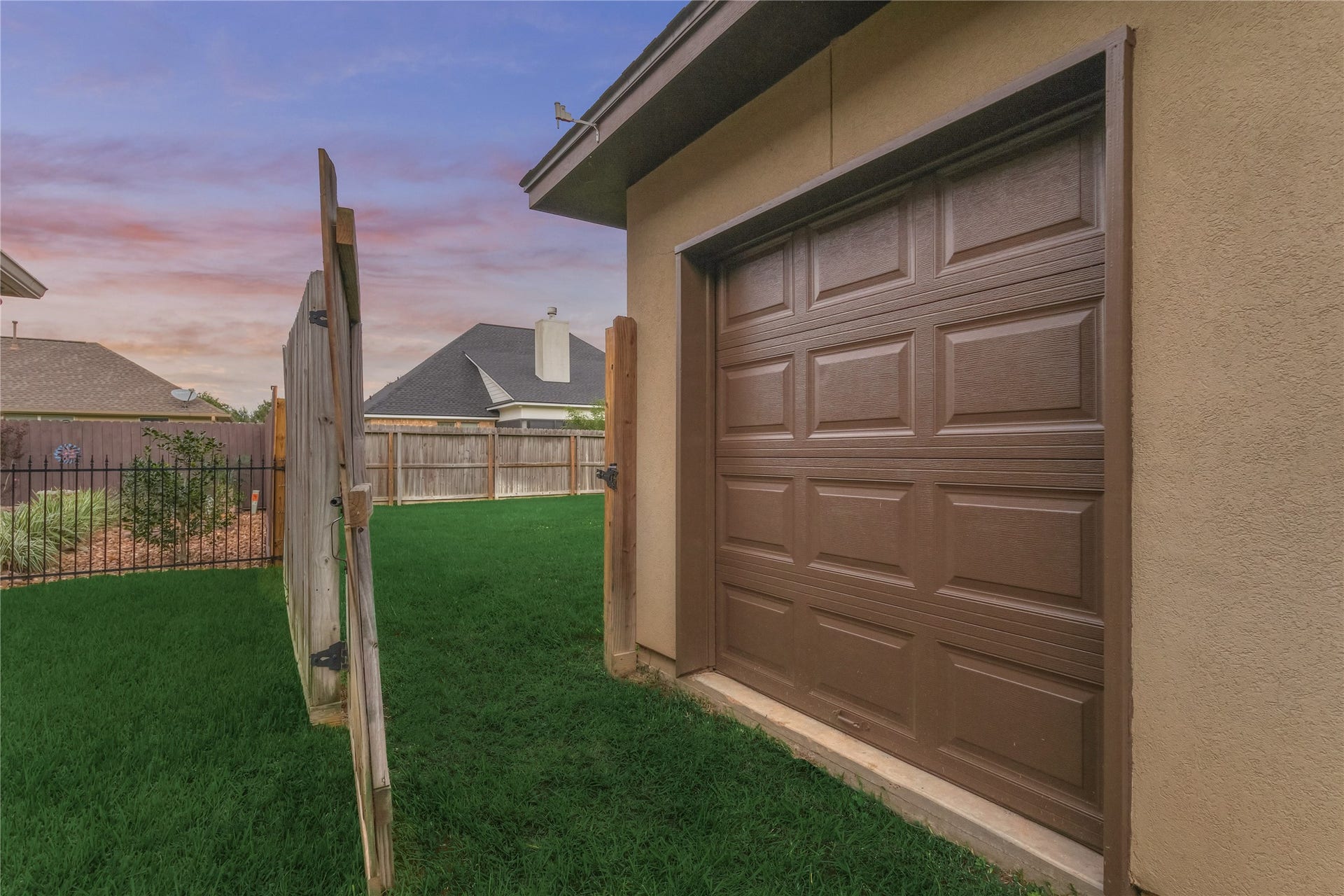650 Edgewood Drive, Montgomery, TX 77356