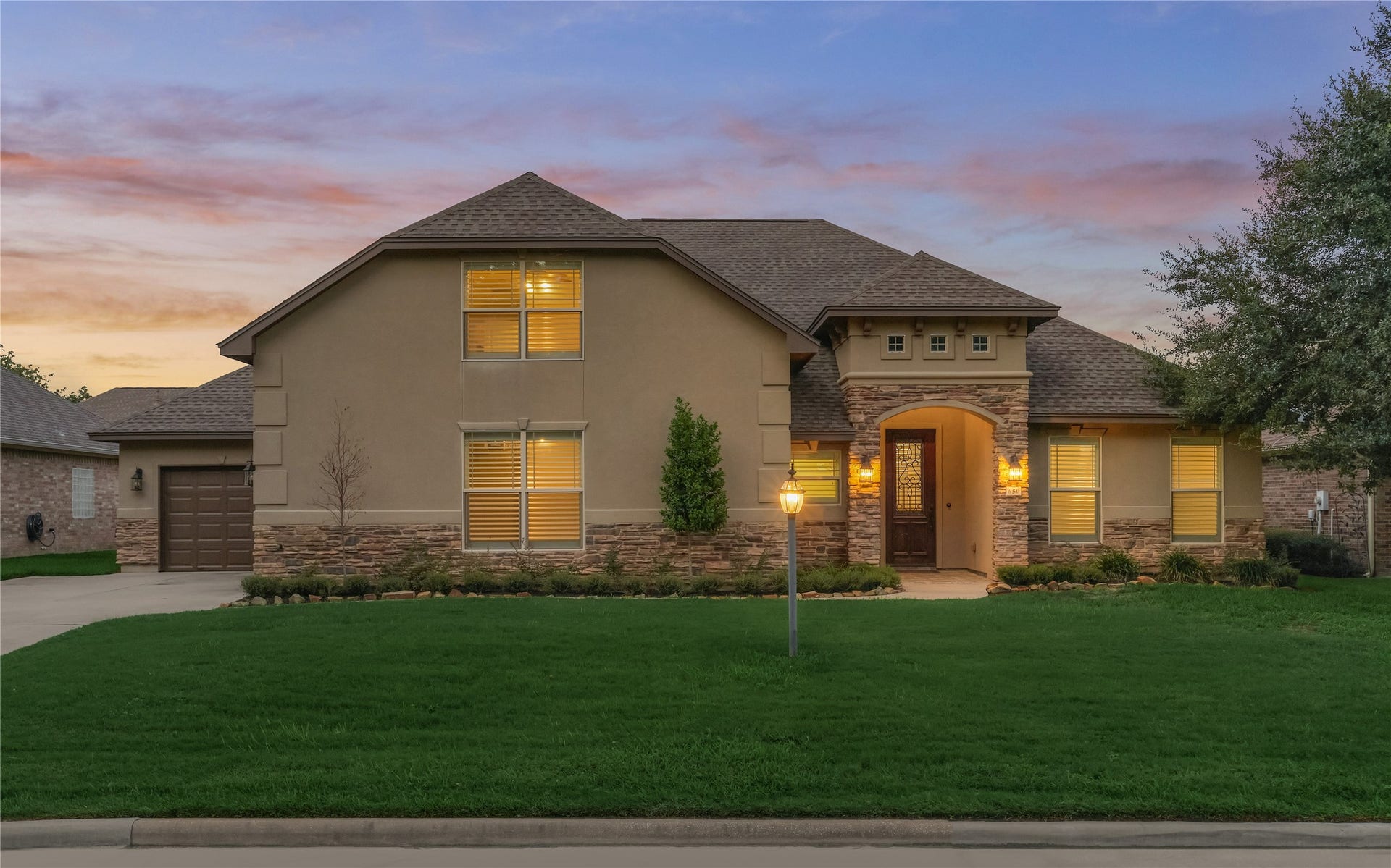 650 Edgewood Drive, Montgomery, TX 77356