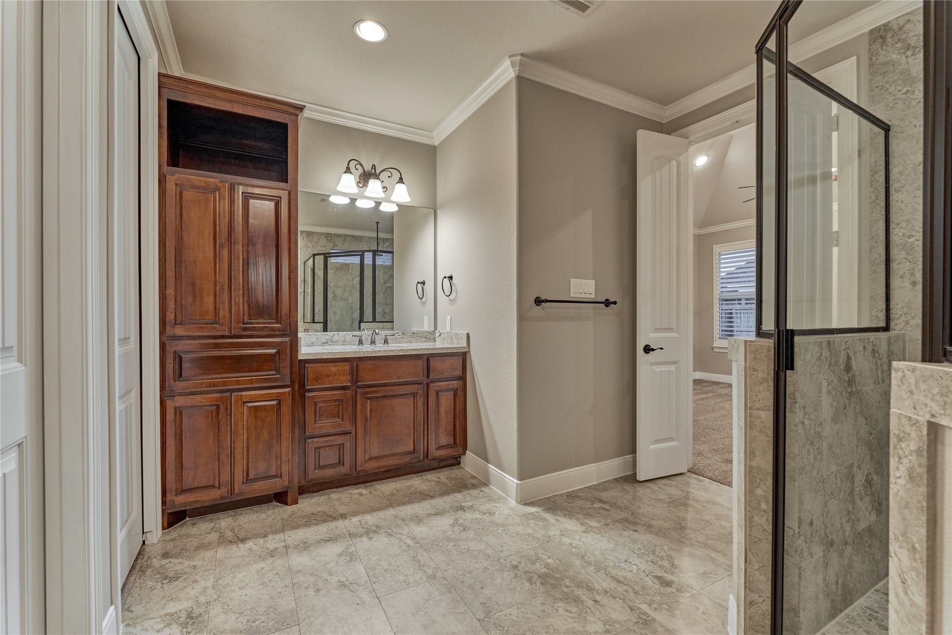 650 Edgewood Drive, Montgomery, TX 77356