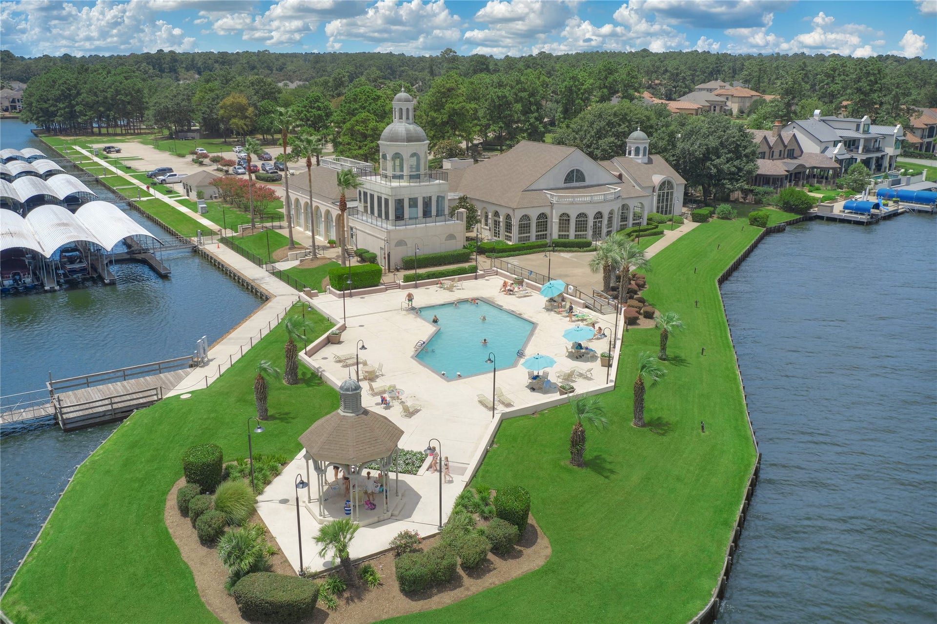 650 Edgewood Drive, Montgomery, TX 77356