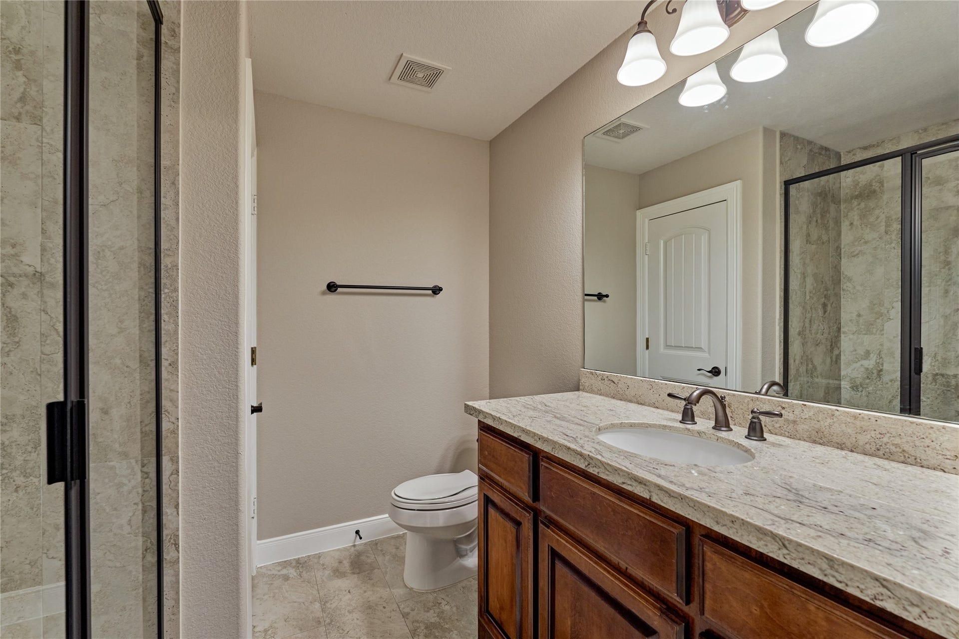 650 Edgewood Drive, Montgomery, TX 77356