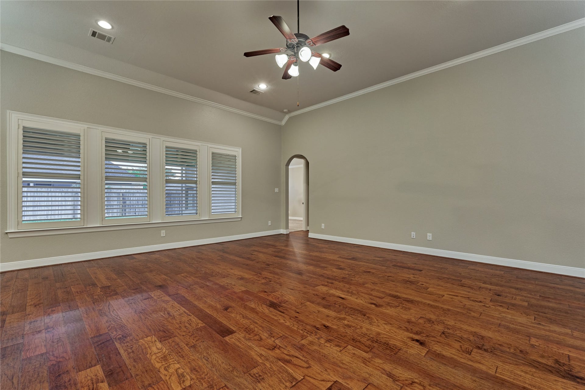 650 Edgewood Drive, Montgomery, TX 77356