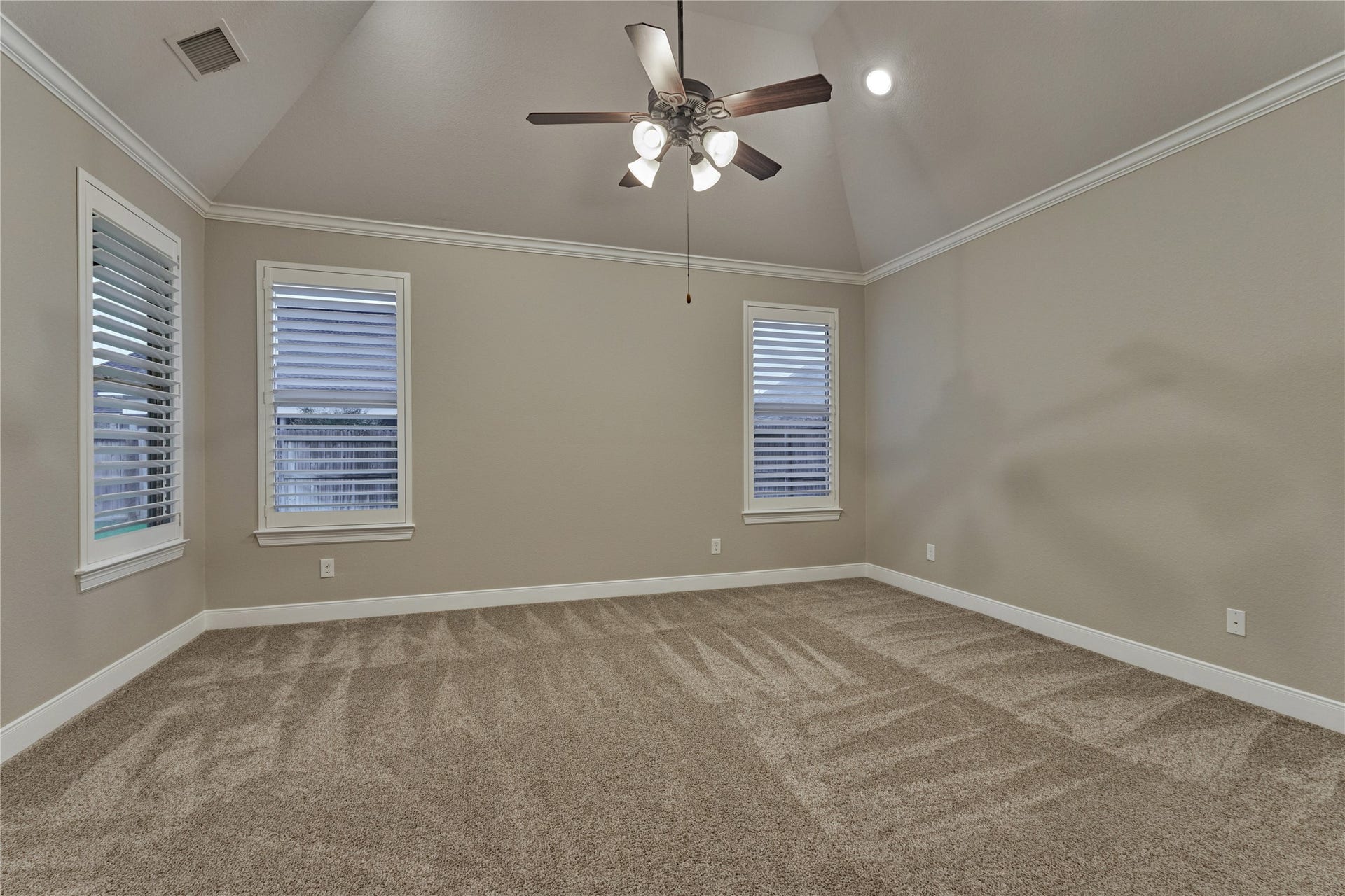 650 Edgewood Drive, Montgomery, TX 77356