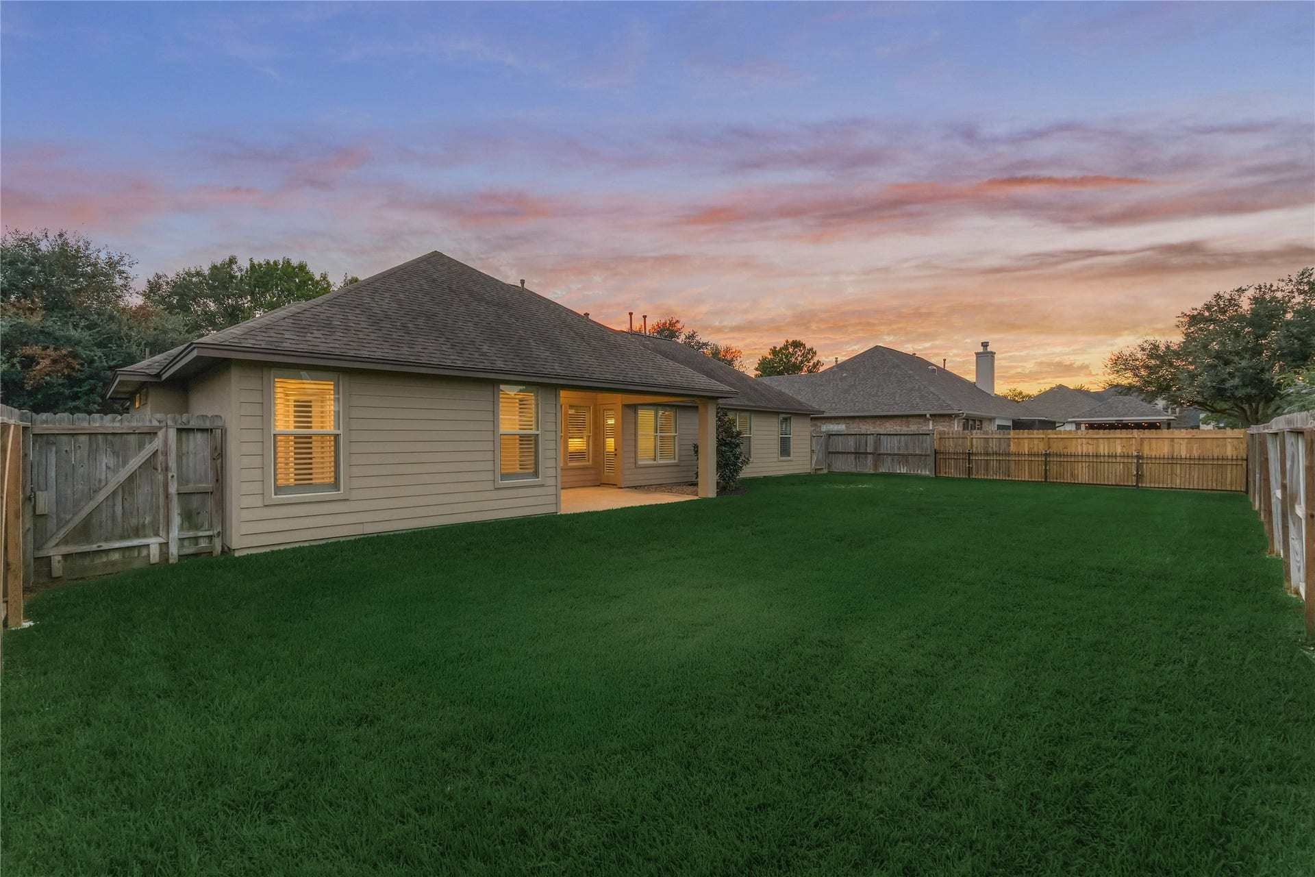 650 Edgewood Drive, Montgomery, TX 77356
