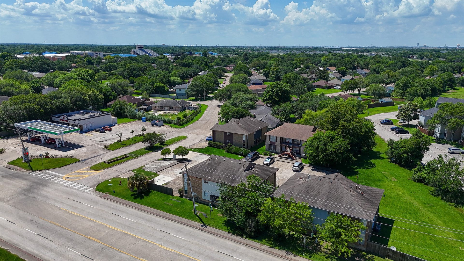 4029 Briar Hollow Drive, Dickinson, TX 77539