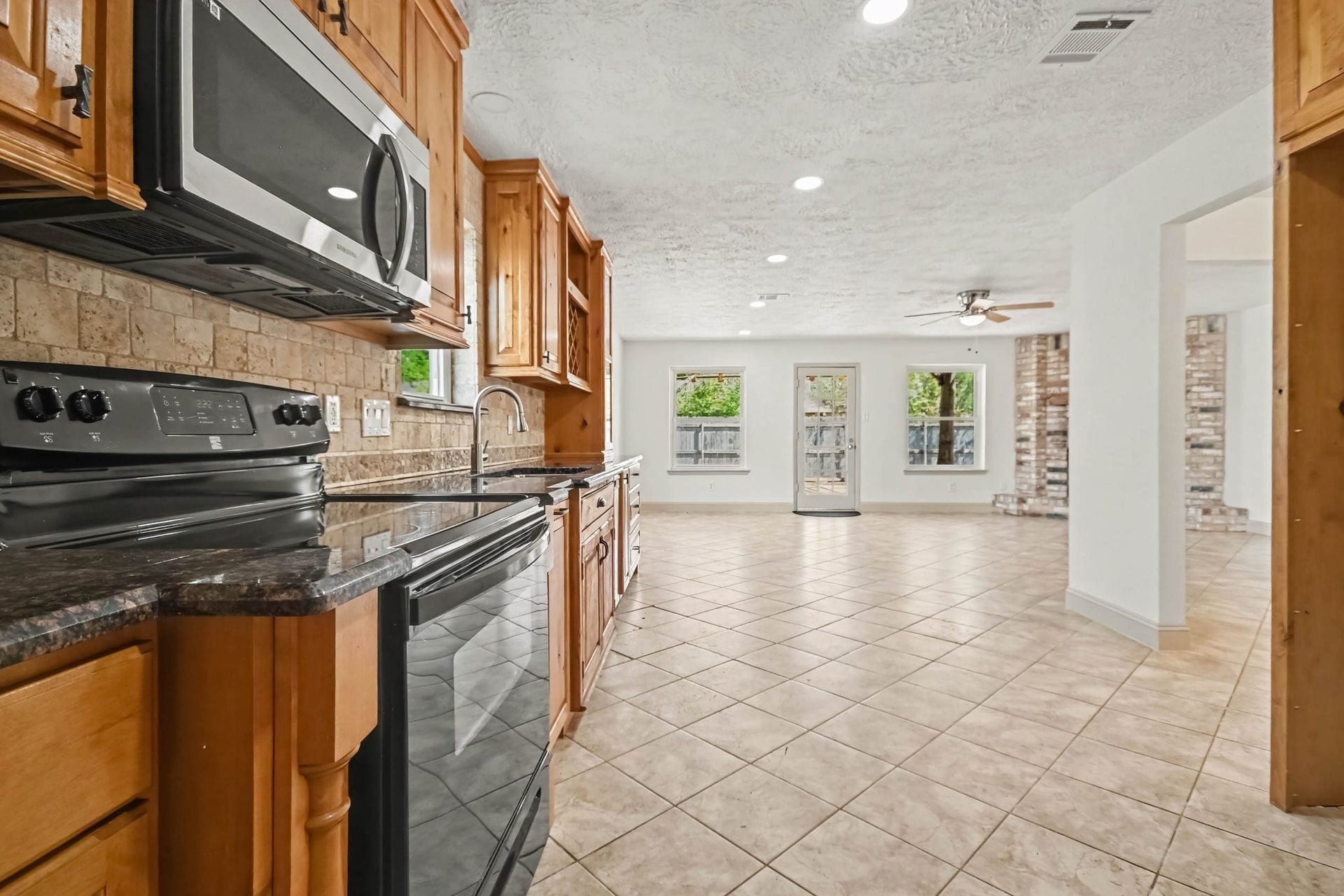 4010 Bluebonnet Trail, Deer Park, TX 77536 4010 Bluebonnet Trail, Deer Park, TX 77536