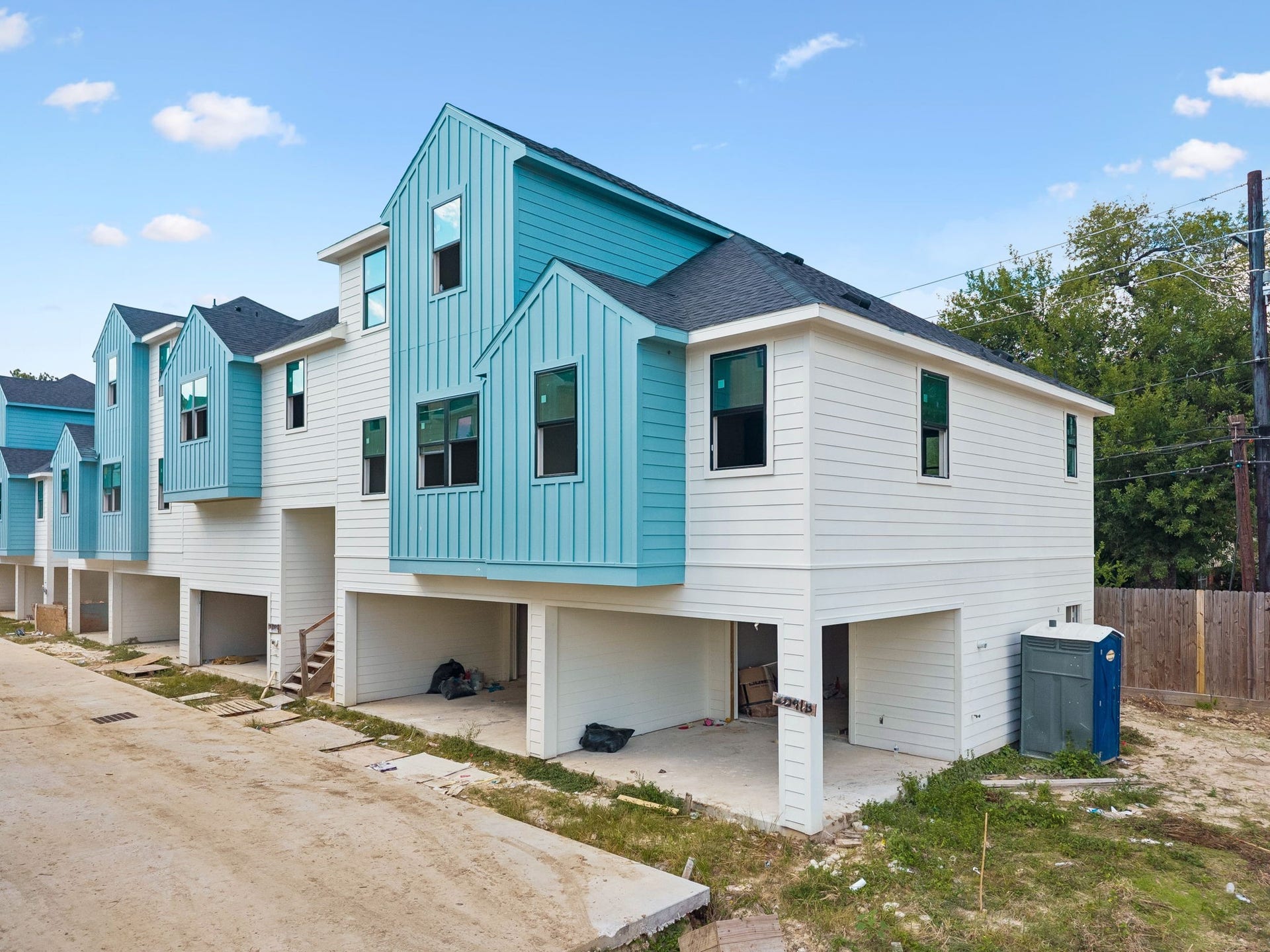 2037 Oak Forest Drive, #A-B, Houston, TX 77018 2037 Oak Forest Drive, #A-B, Houston, TX 77018