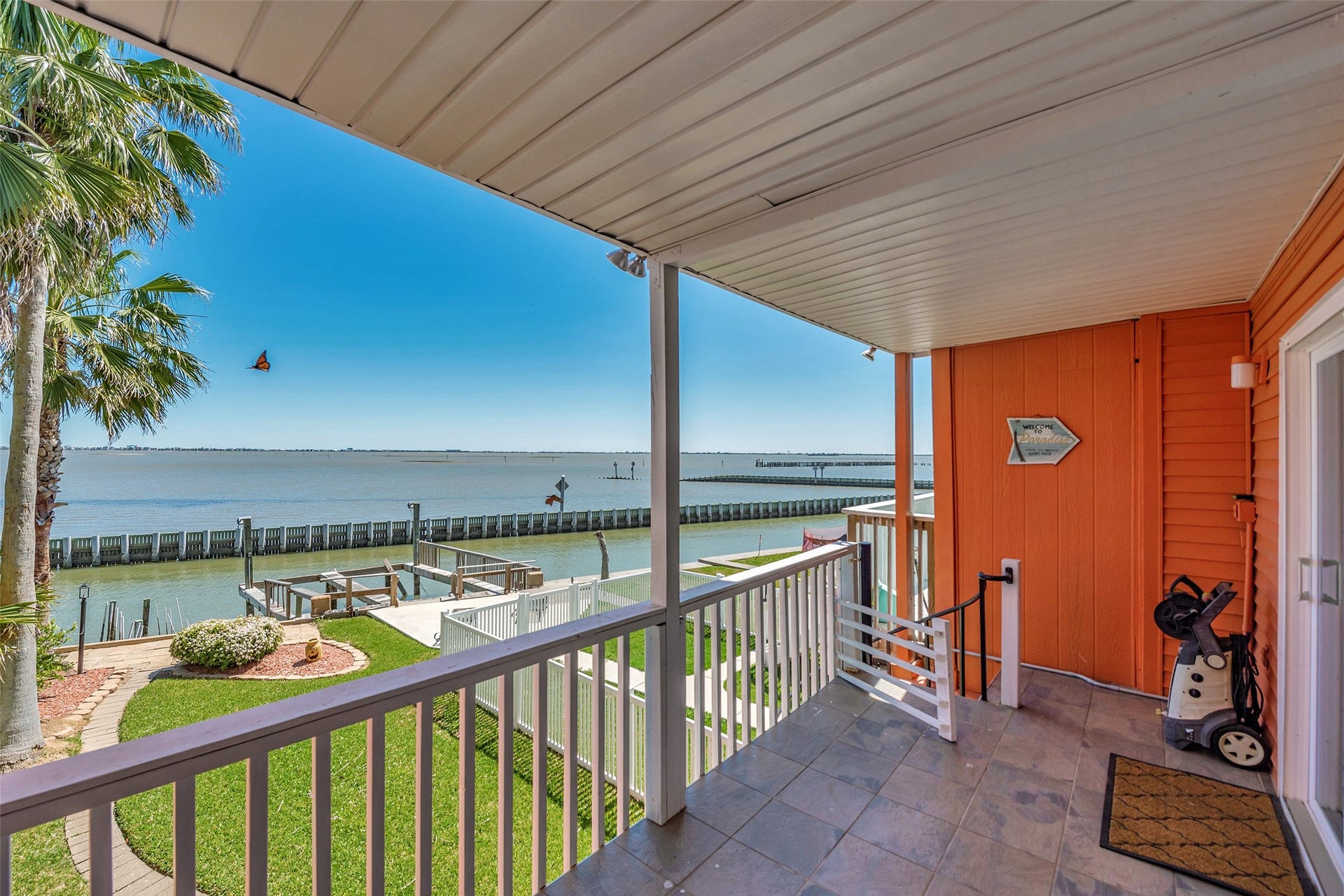 3 Tiki Circle, Tiki Island, TX 77554 3 Tiki Circle, Tiki Island, TX 77554