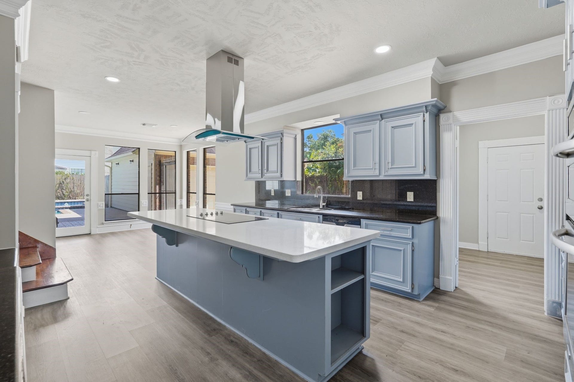 Updated kitchen with Quartz island!