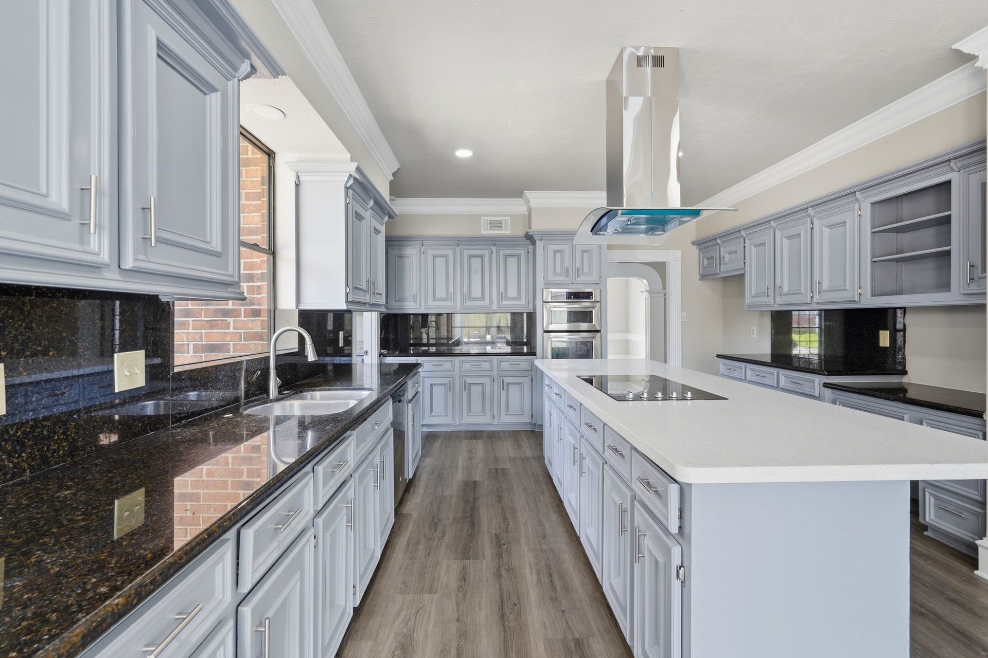 Tons of cabinet space and counterspace in this kitchen!