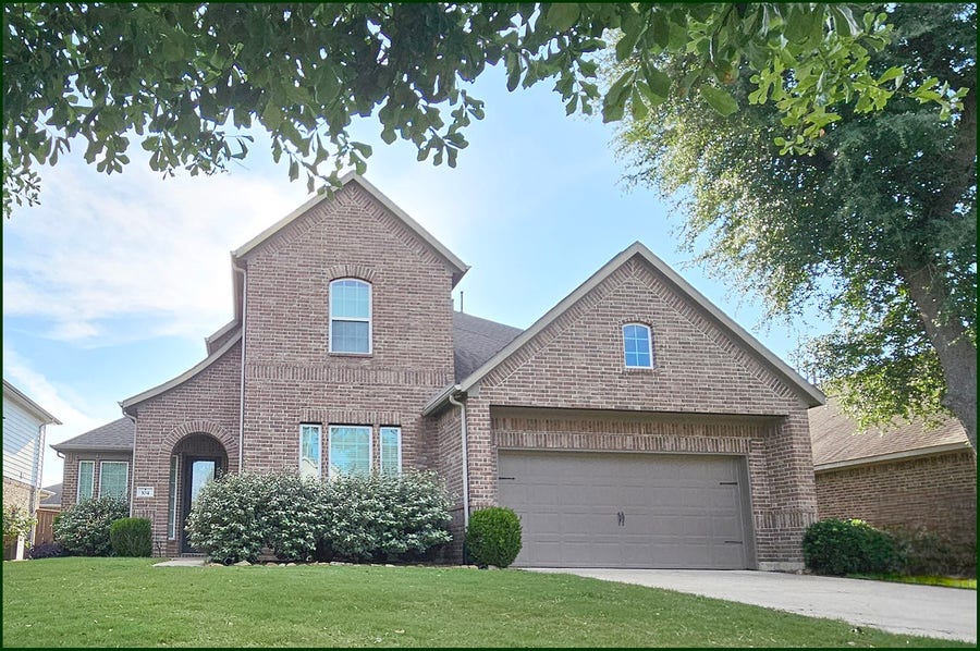 Property photo for 104 Forest Bend Court, Clute, TX