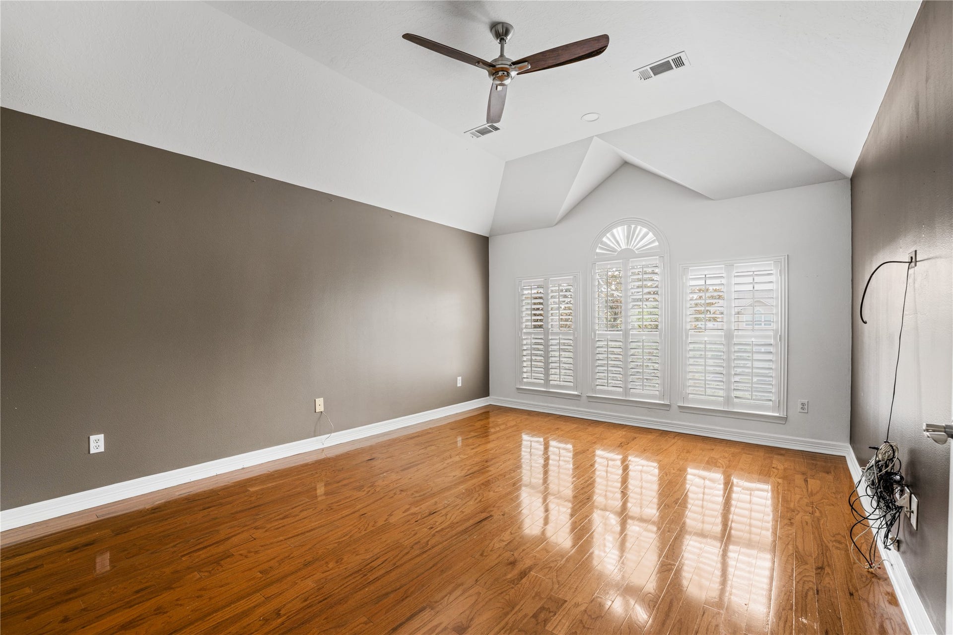 1739 French Village Drive, Houston, TX 77055 No carpet in your primary bedroom.
