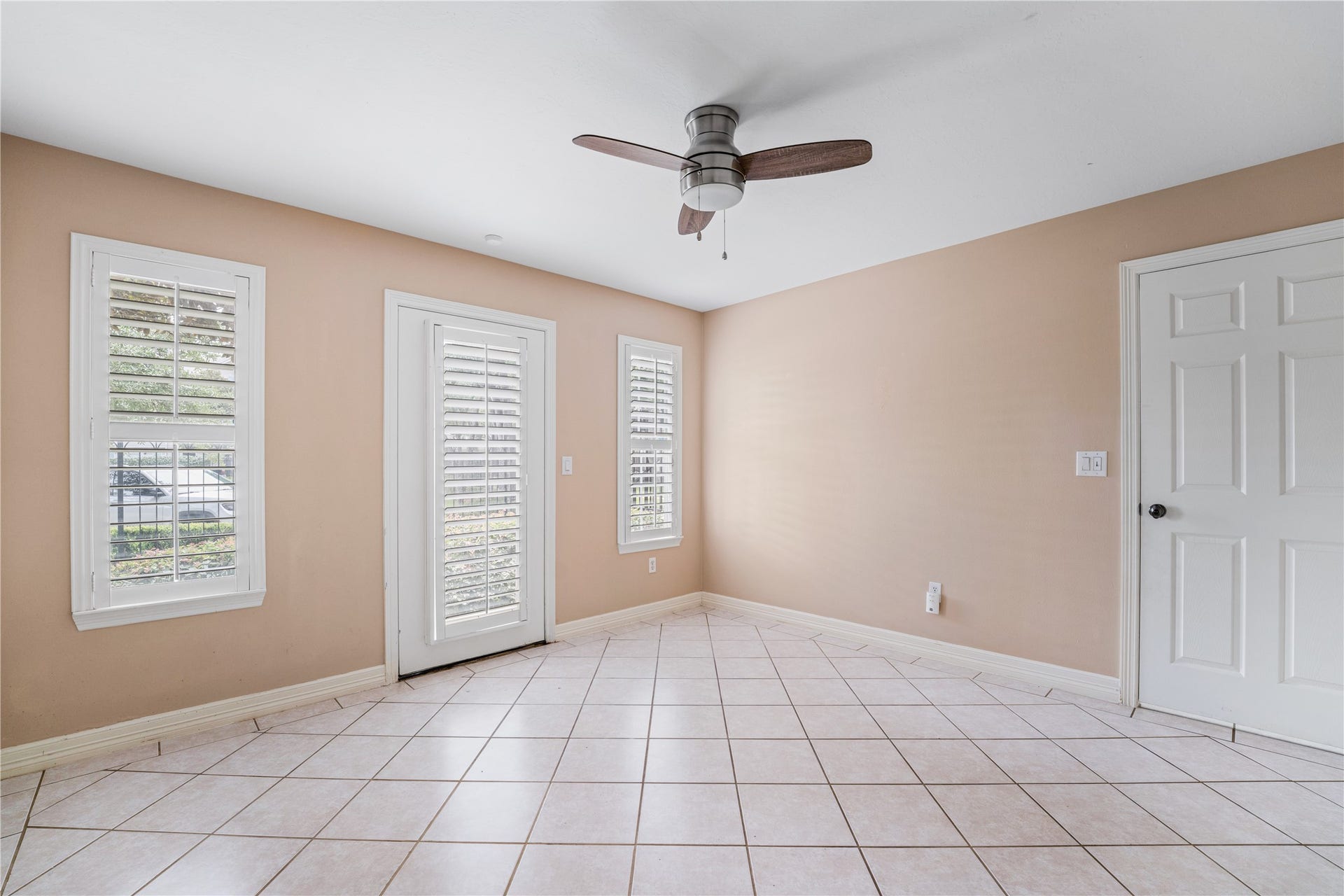 1739 French Village Drive, Houston, TX 77055 1739 French Village Drive, Houston, TX 77055
