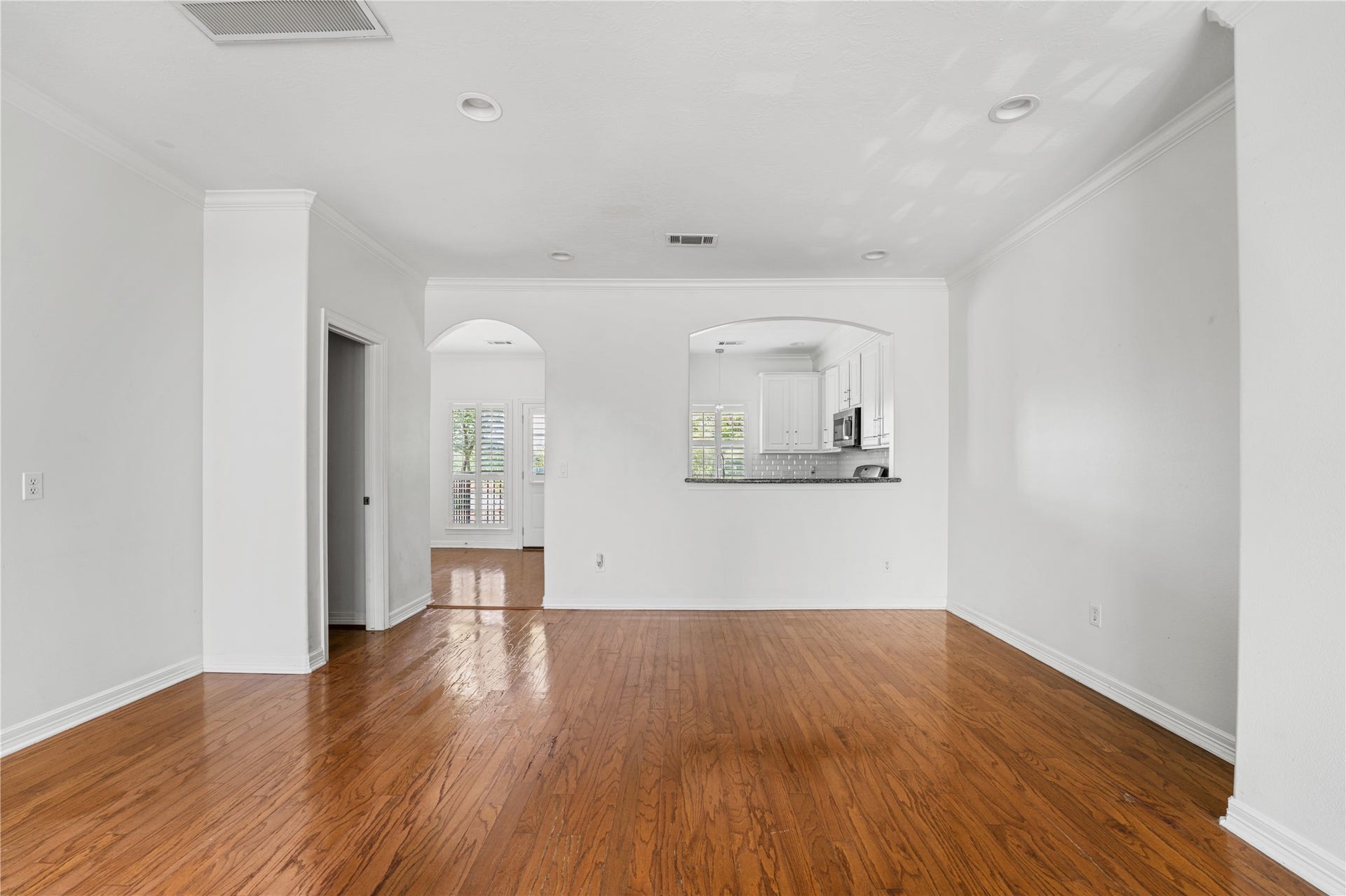 1739 French Village Drive, Houston, TX 77055 Dining area.