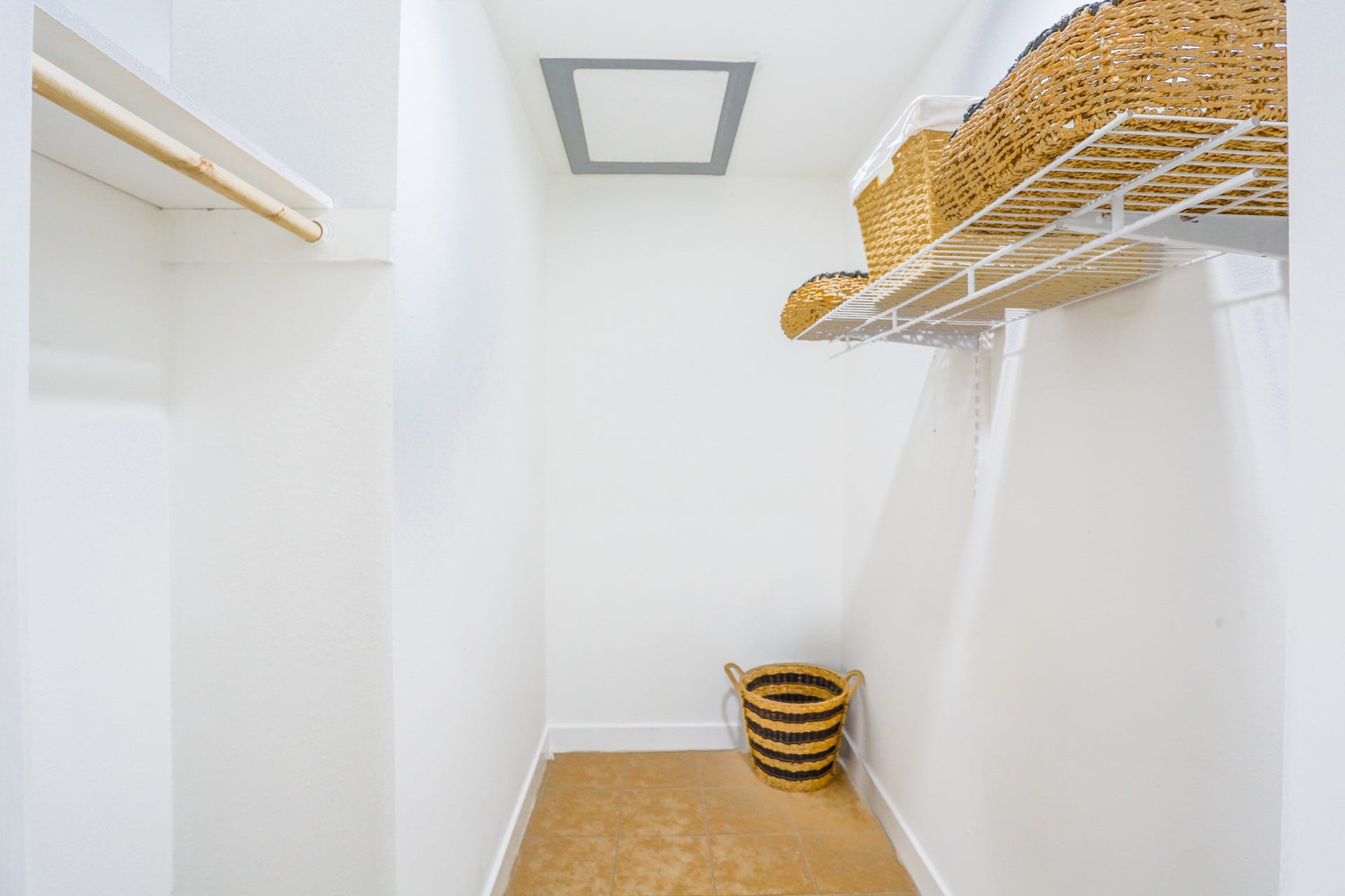 12627 Ashford Meadow Drive, #2, Houston, TX 77082 Spacious closets