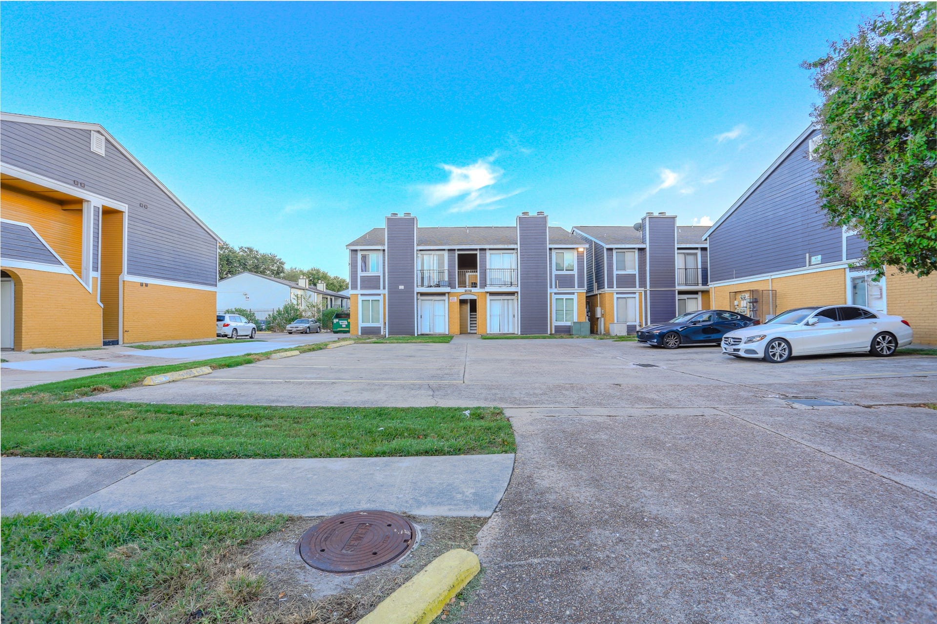 12627 Ashford Meadow Drive, #2, Houston, TX 77082 Ample parking