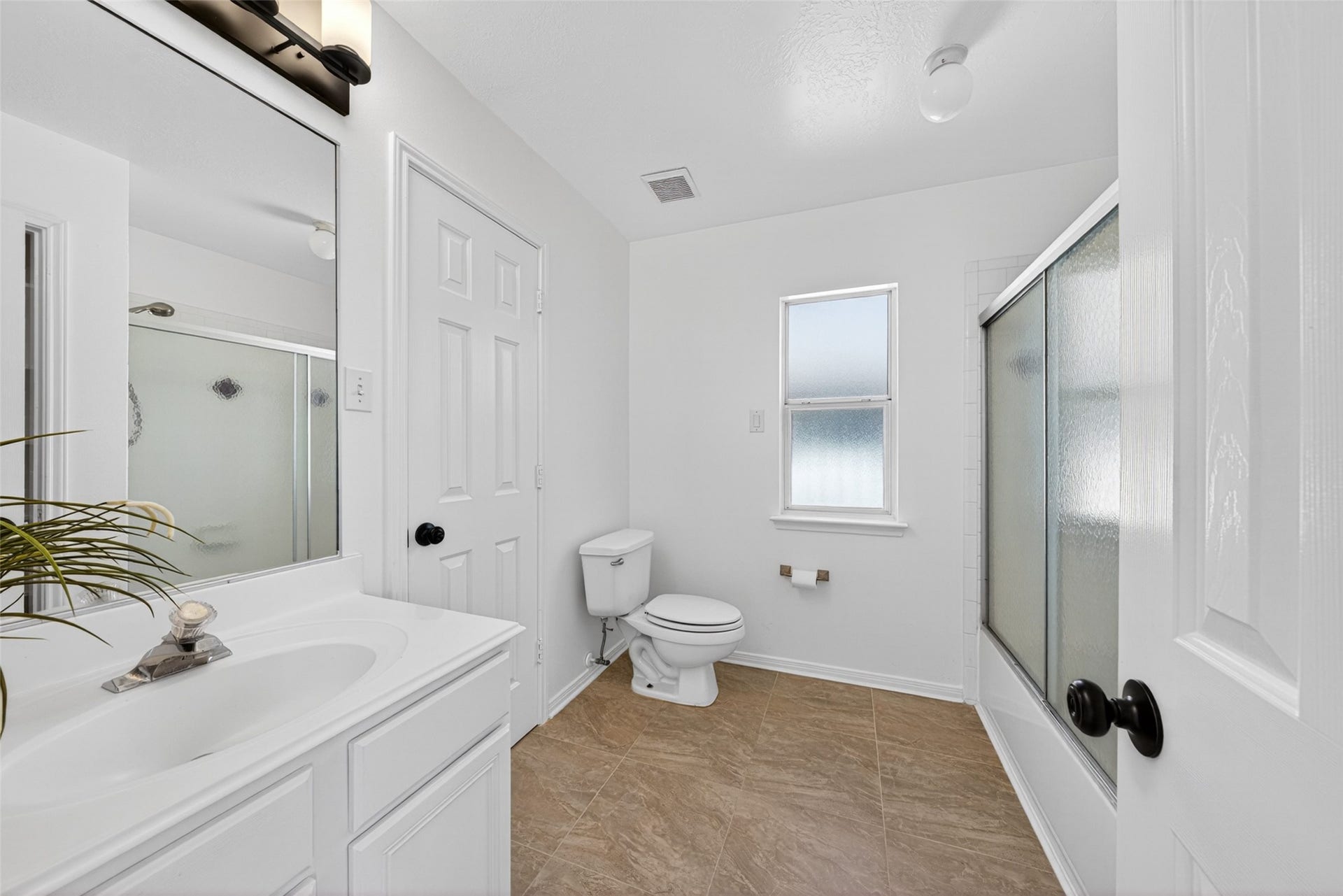 13910 Sunset View Drive, Houston, TX 77083 13910 Sunset View Drive, Houston, TX 77083