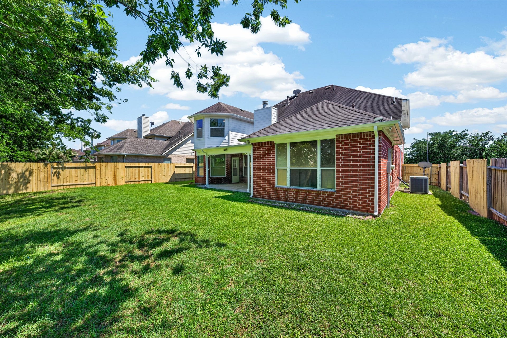13910 Sunset View Drive, Houston, TX 77083 13910 Sunset View Drive, Houston, TX 77083