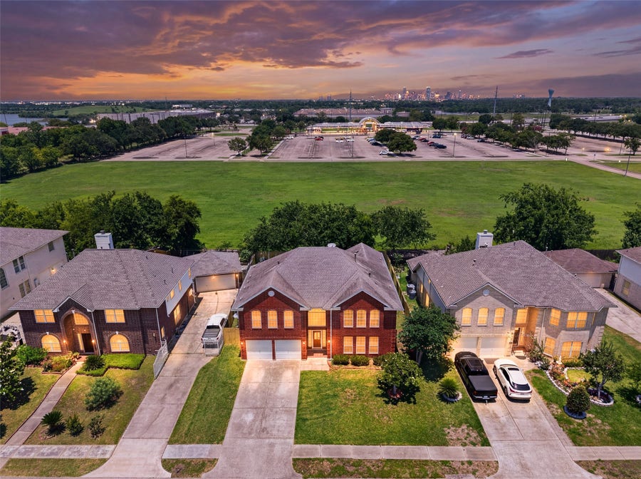 Property photo for 13910 Sunset View Drive, Houston, TX