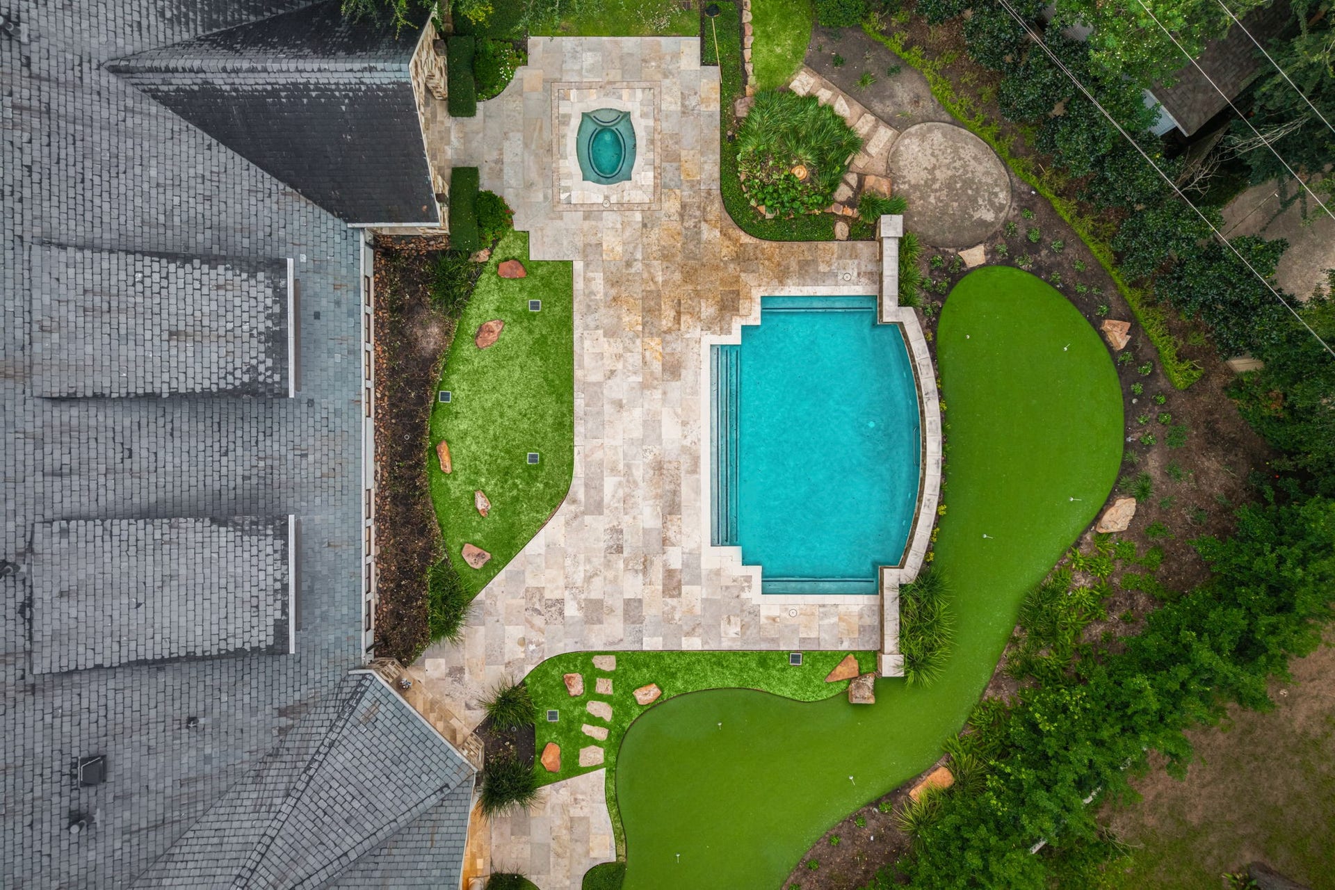 1 Gage Court, Houston, TX 77024 The expansive grounds showcase the heated pool, separate spa, pavilion and generous lawn within the private, fully gated setting. The estates layout reflects its original custom design, with the residence and outdoor spaces thoughtfully arranged across nearly an acre.