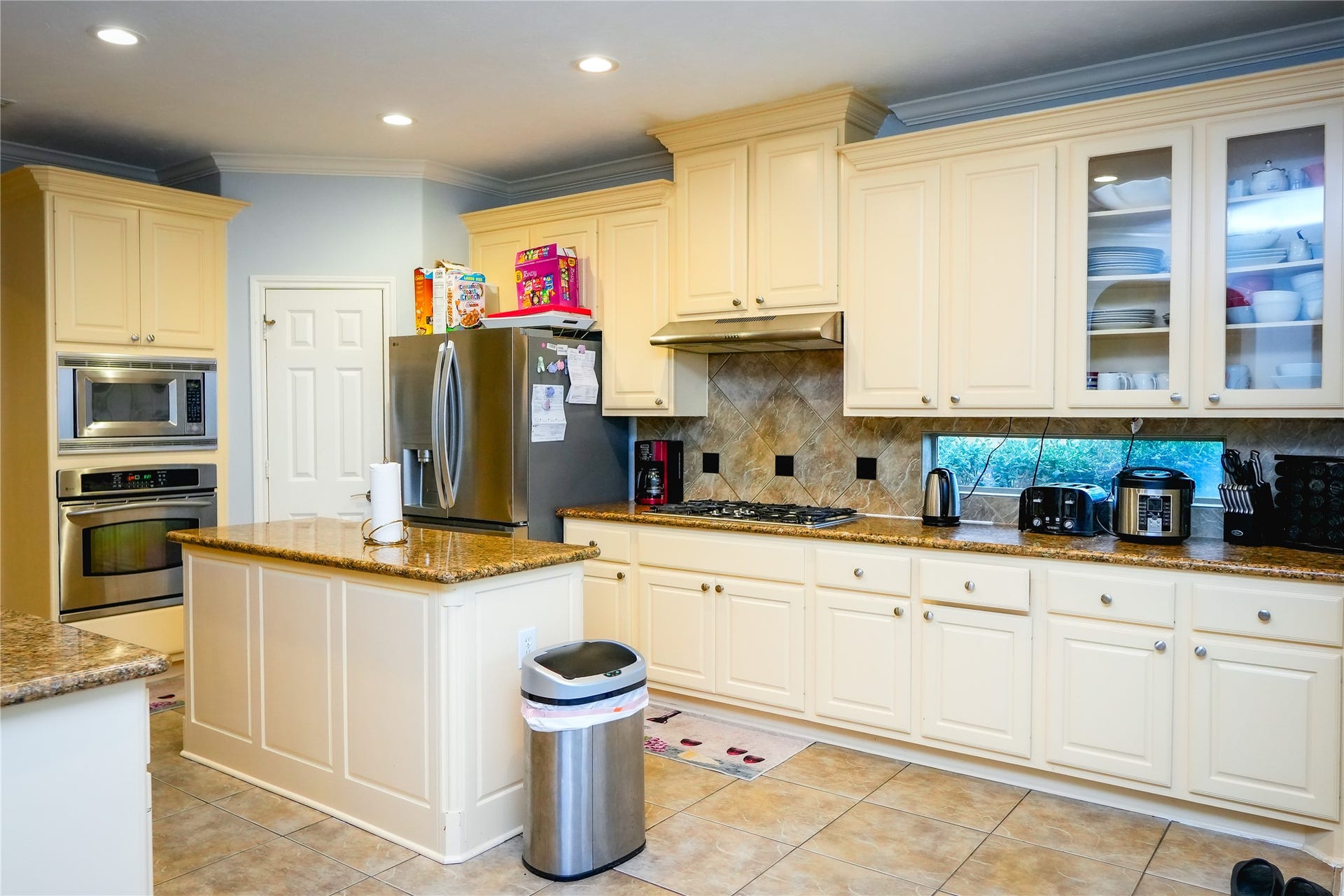 15127 Oldtown Bridge Court, Sugar Land, TX 77498 15127 Oldtown Bridge Court, Sugar Land, TX 77498