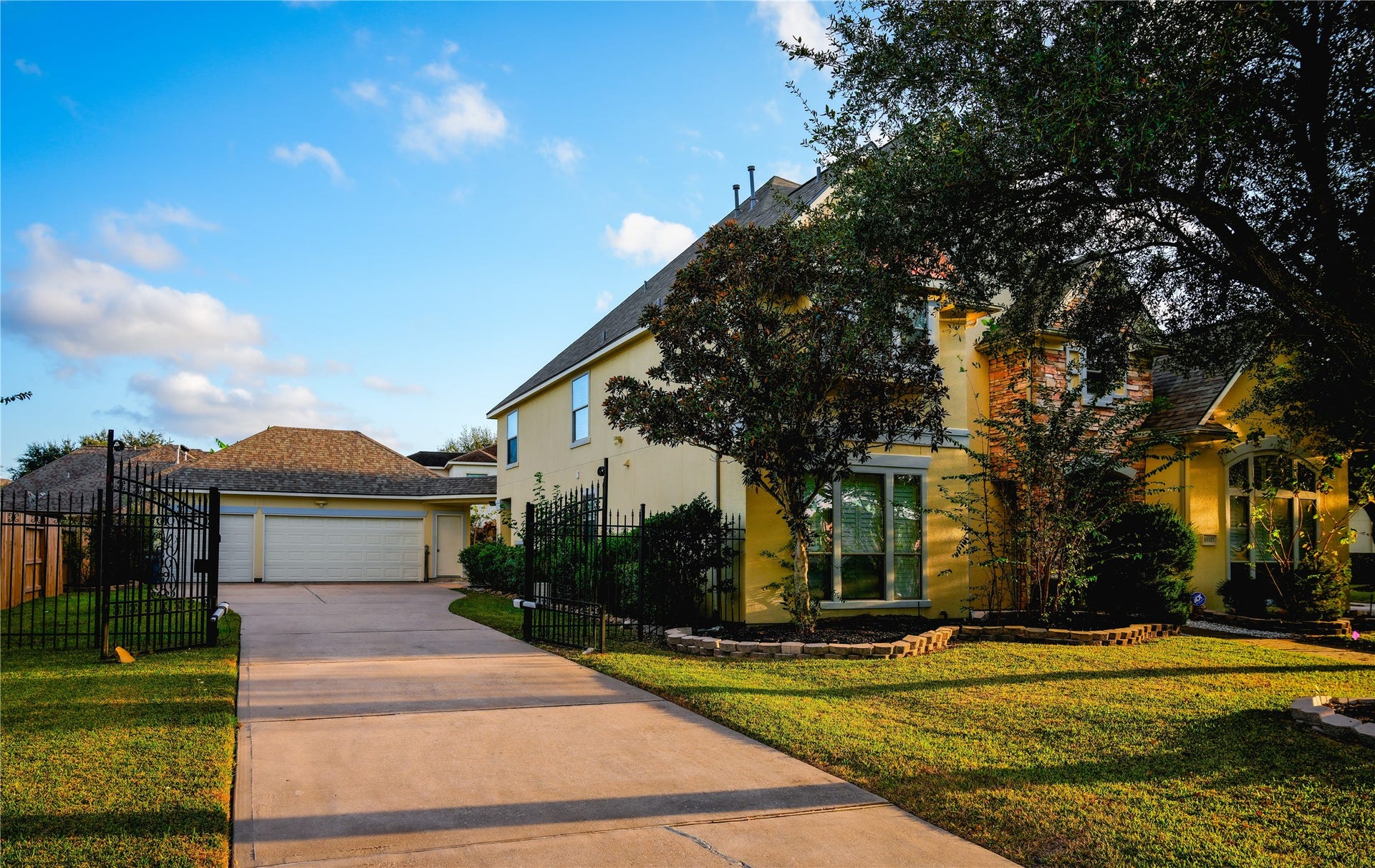 15127 Oldtown Bridge Court, Sugar Land, TX 77498 15127 Oldtown Bridge Court, Sugar Land, TX 77498