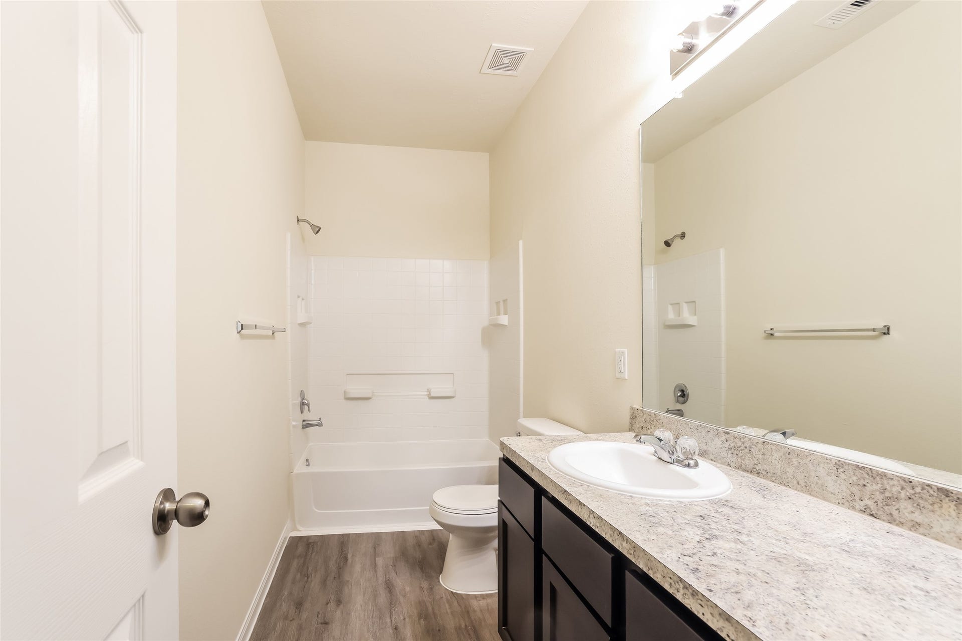 9603 Fabia Court, Houston, TX 77044 Photos may be representative of the floor plan and not the exact home. Finishes, layout, and features of the actual property for lease may vary.