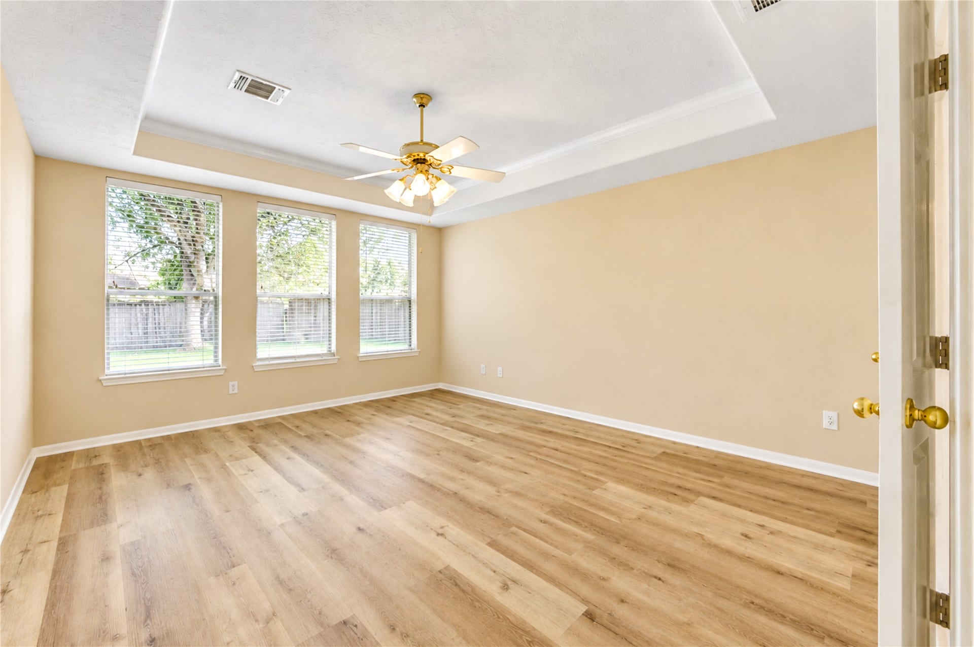 3835 Heritage Colony Drive, Missouri City, TX 77459 Primary bedroom w/ new floors
