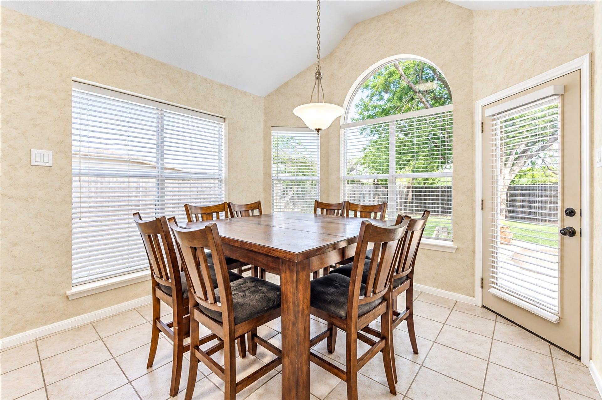 3835 Heritage Colony Drive, Missouri City, TX 77459 Breakfast