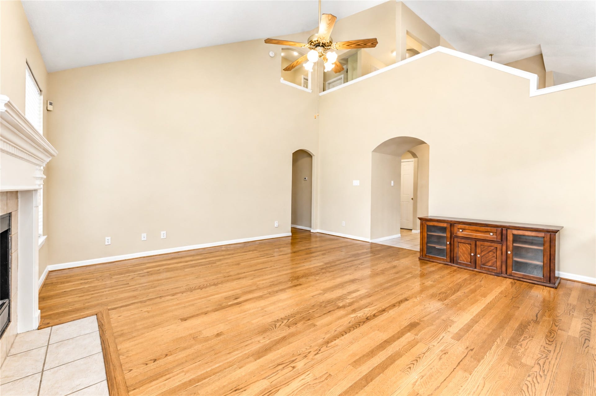 3835 Heritage Colony Drive, Missouri City, TX 77459 Fresh paint