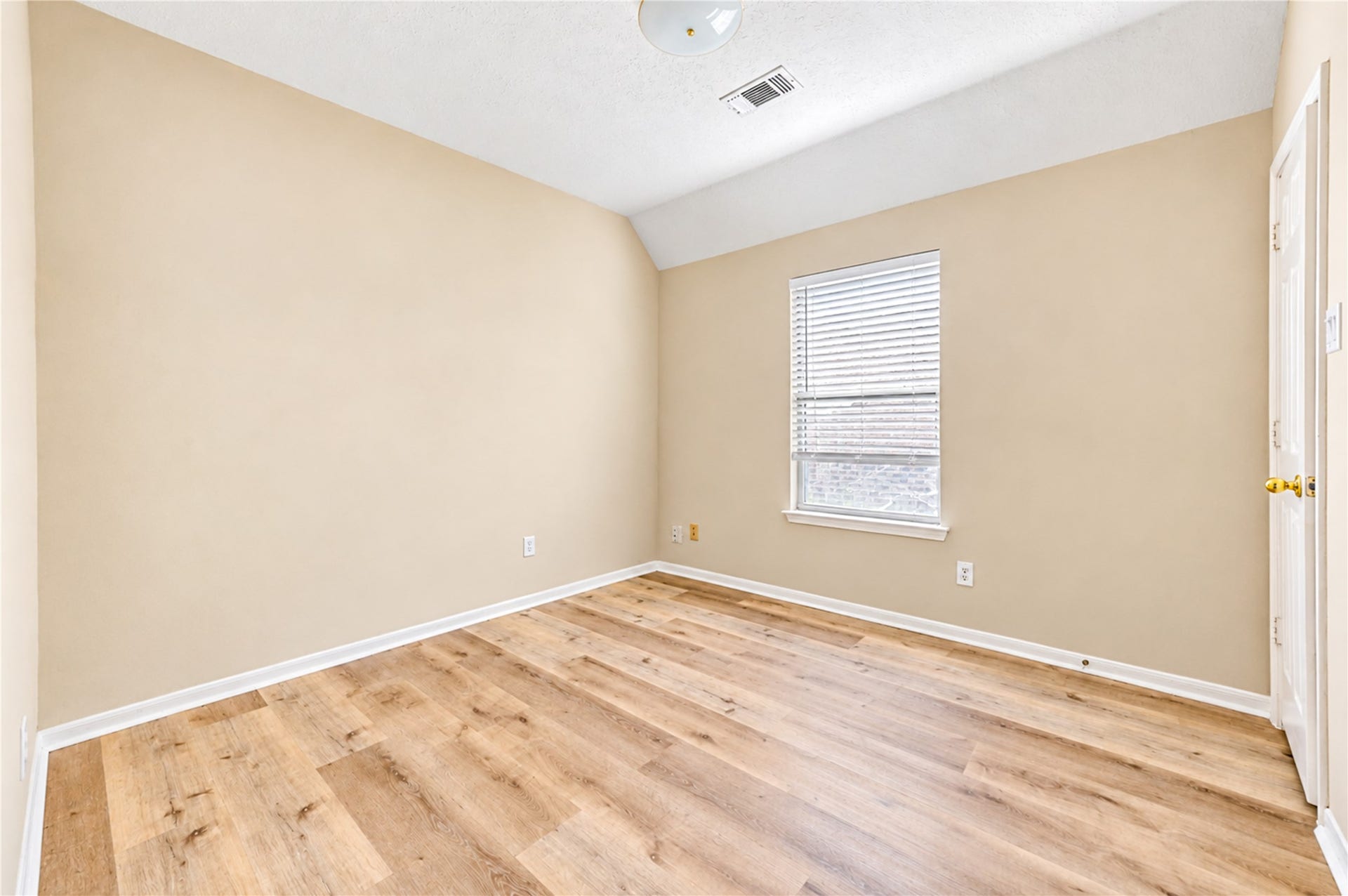 3835 Heritage Colony Drive, Missouri City, TX 77459 Secondary bedroom