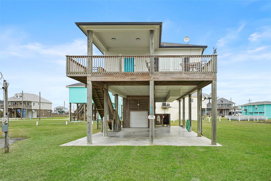 Property photo for 962 Driftwood Drive, Crystal Beach, TX