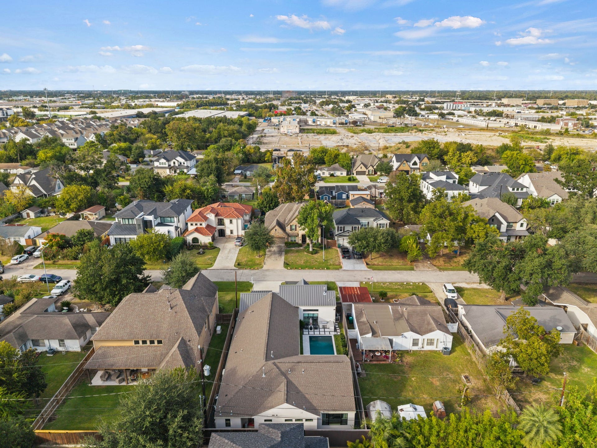 6425 Remlap Street, Houston, TX 77055 Located in Westview Terrace, this home is close to everything!